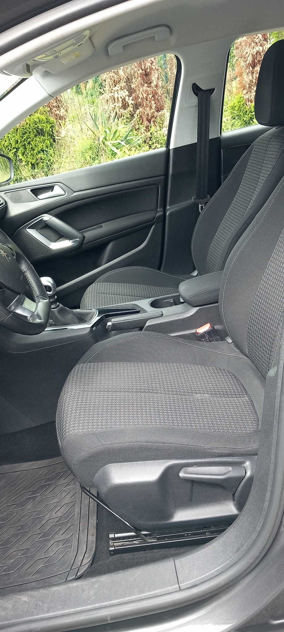 Peugeot 308 SW 1.5 Break Blue HDI 130 Allure 2019 avec Pneus neige