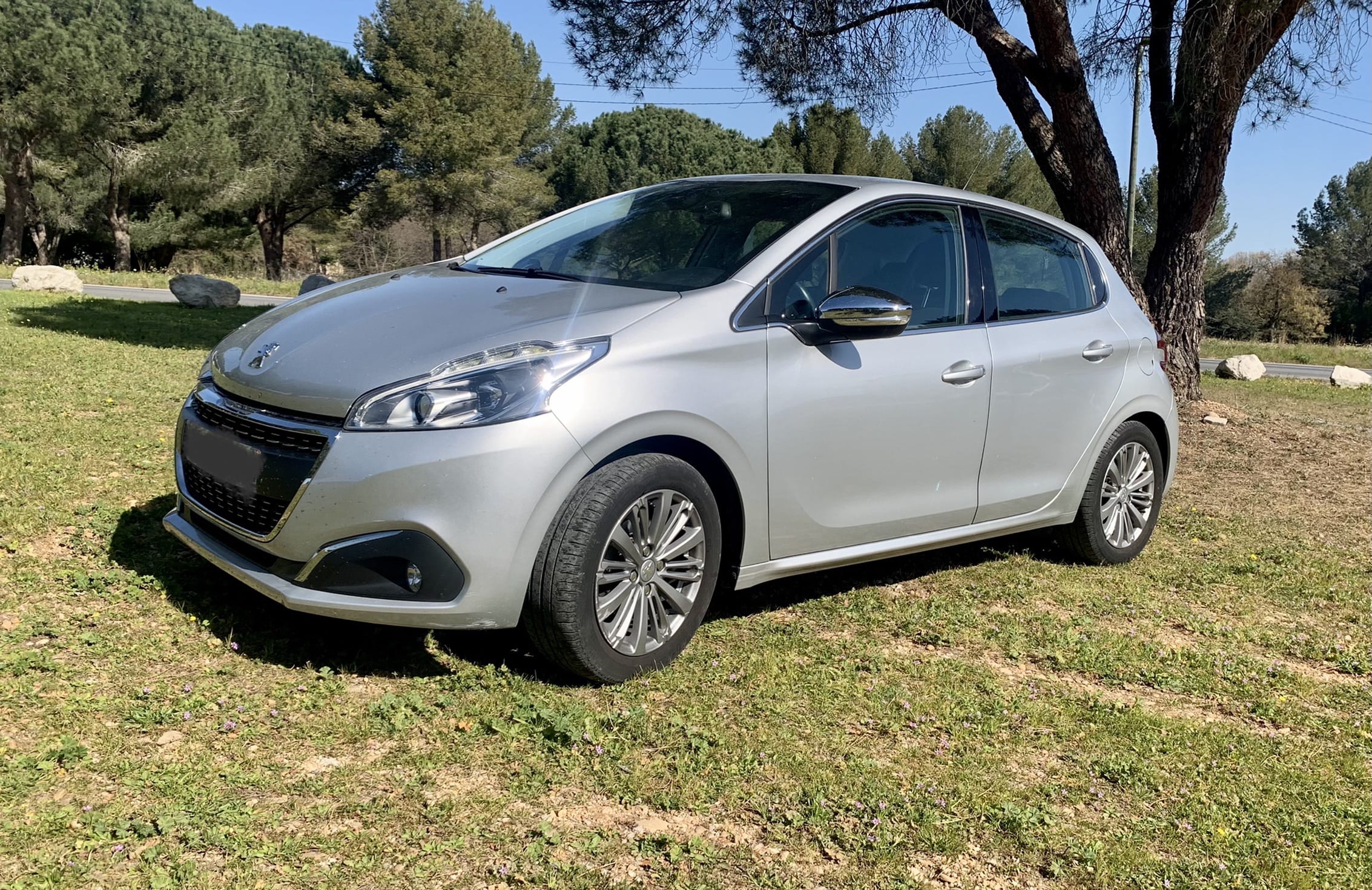 Peugeot 208 1.2 L  110 chevaux, 2016, Essence 95
