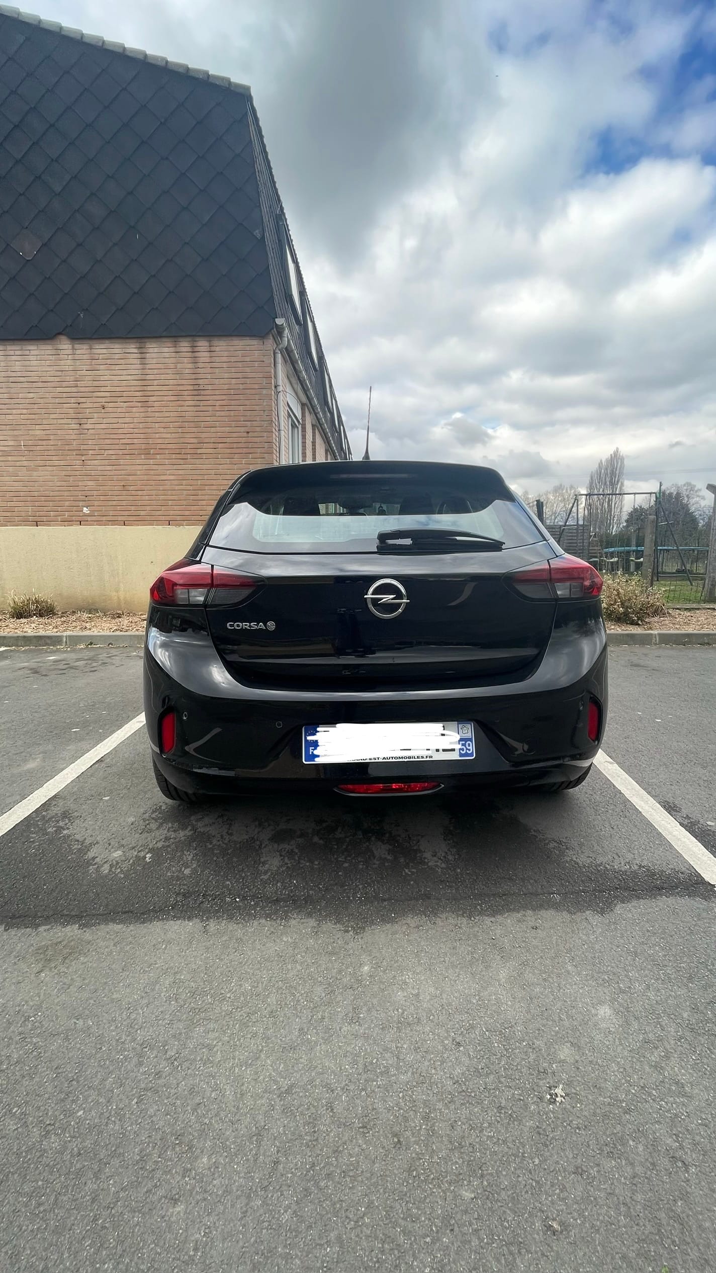 Opel Corsa-E avec GPS