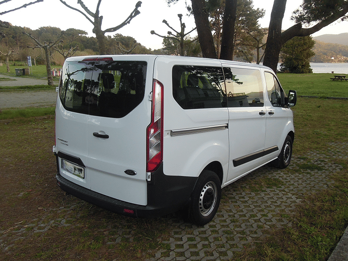 Ford Transit Custom Kombi Airport - Hotel - Villa - Alcudia con Aire acondicionado