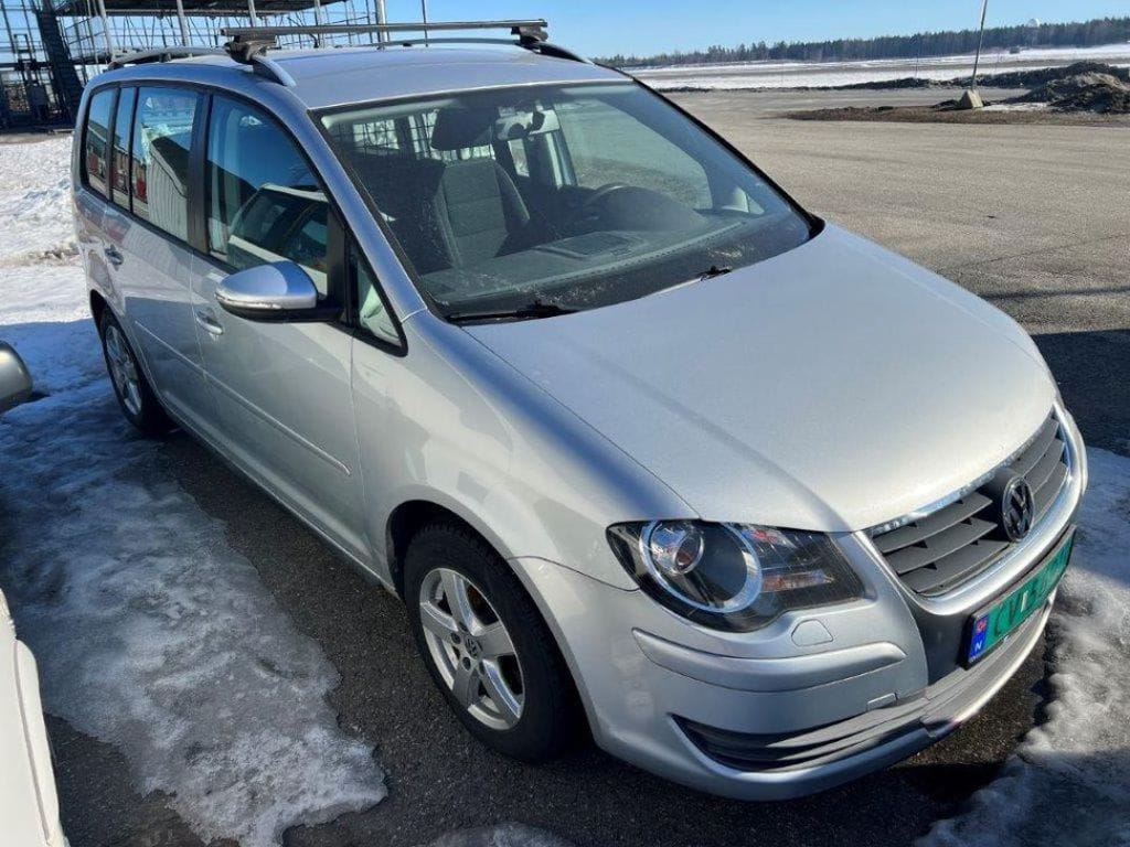 Volkswagen Touran 1,9 D med Snøkjettinger