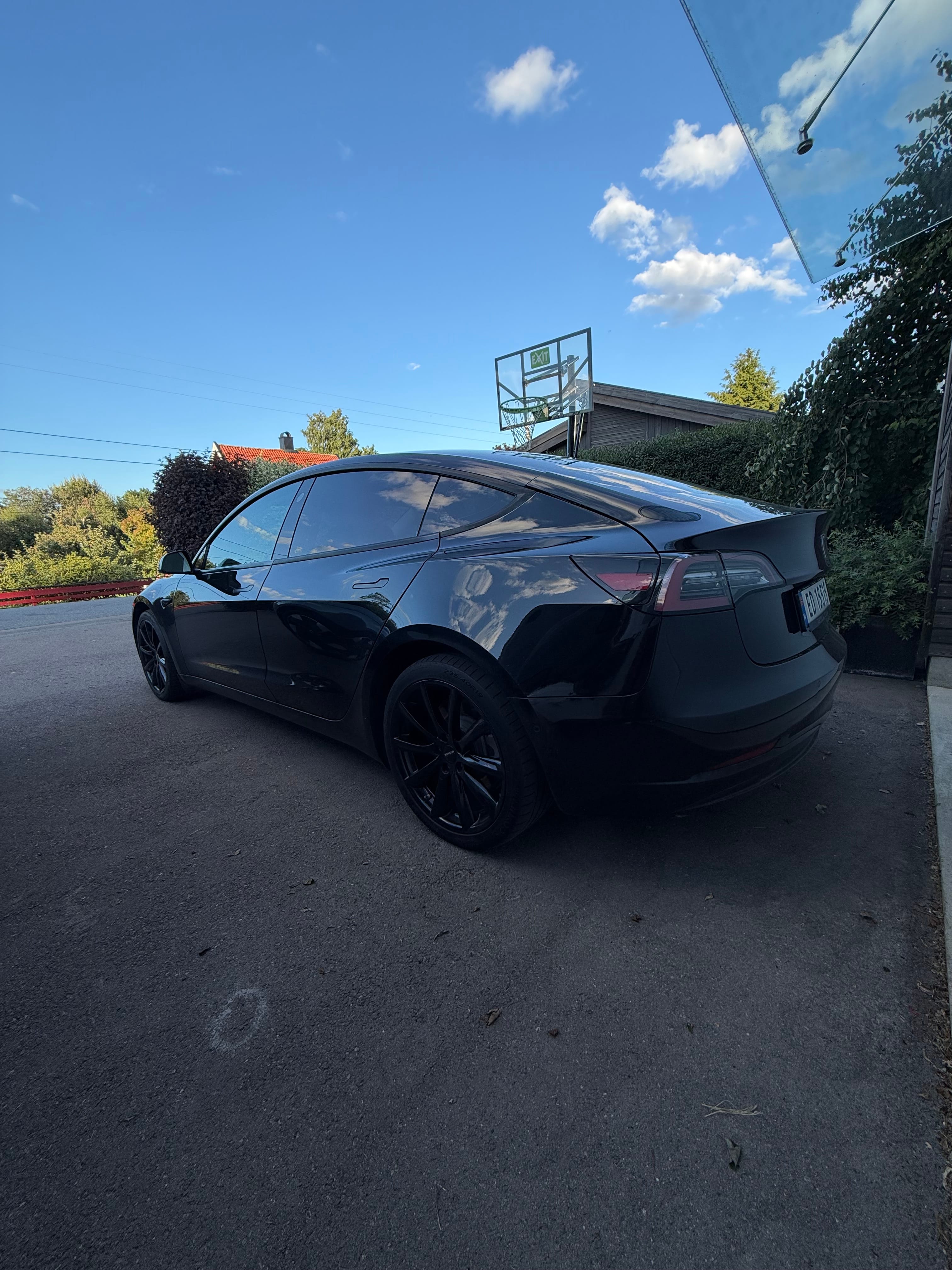 Tesla Model 3 Standard Range Plus med Ryggekamera