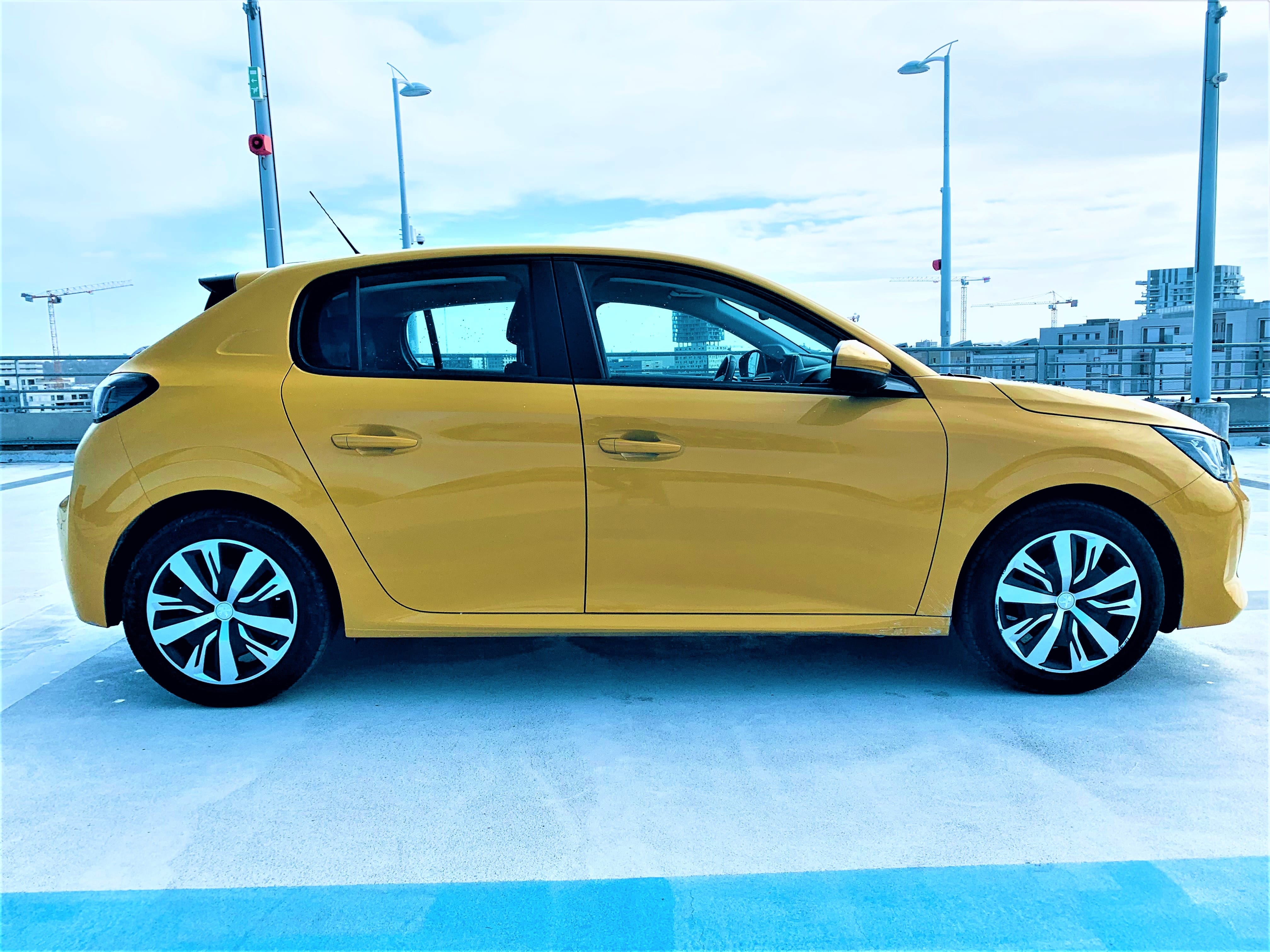 Peugeot 208 II Active 5 portes (Gare de Bordeaux) 023 avec Climatisation