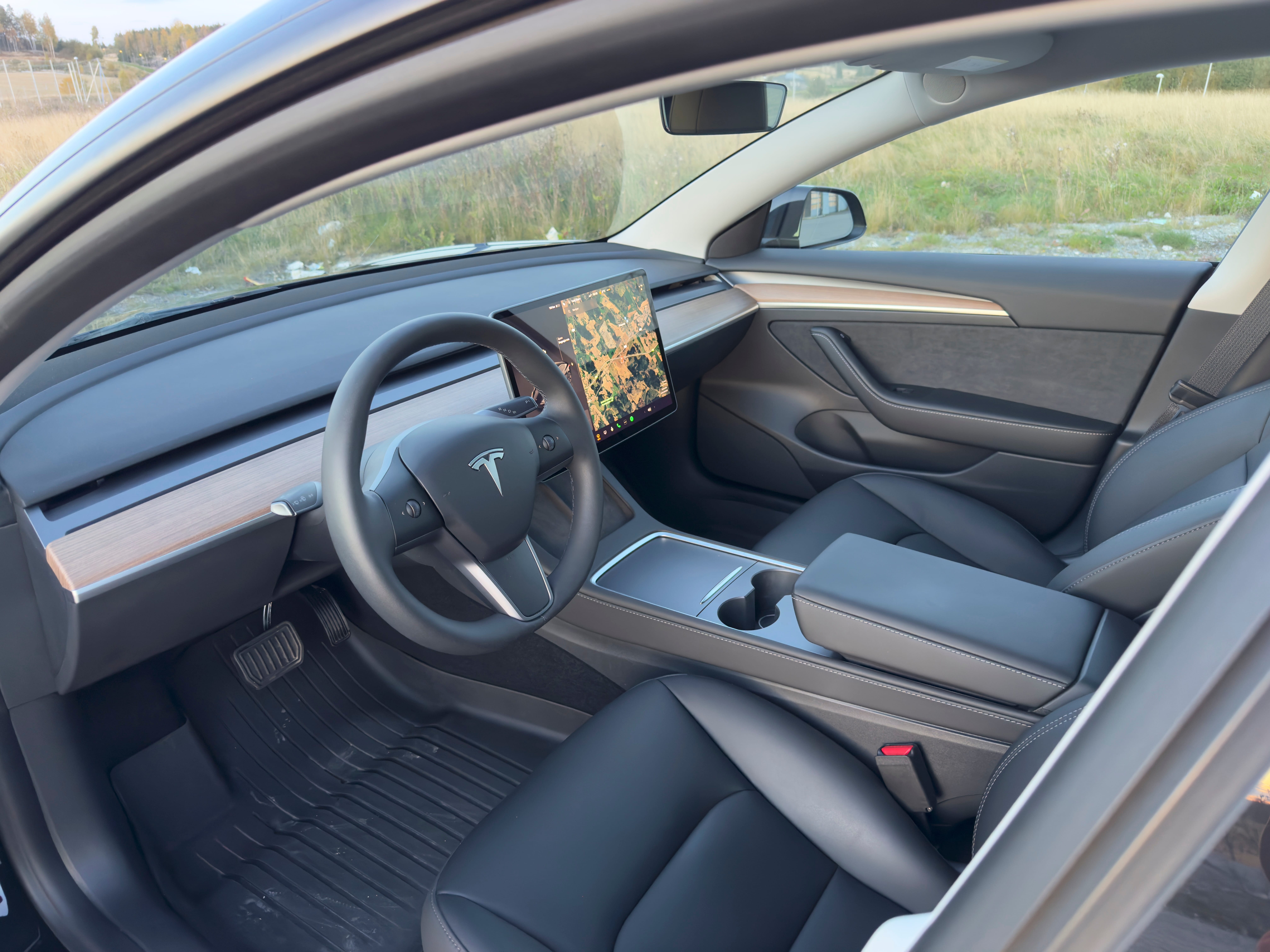 Tesla Model 3 Standard Range Plus 283 hp mit Tempomat