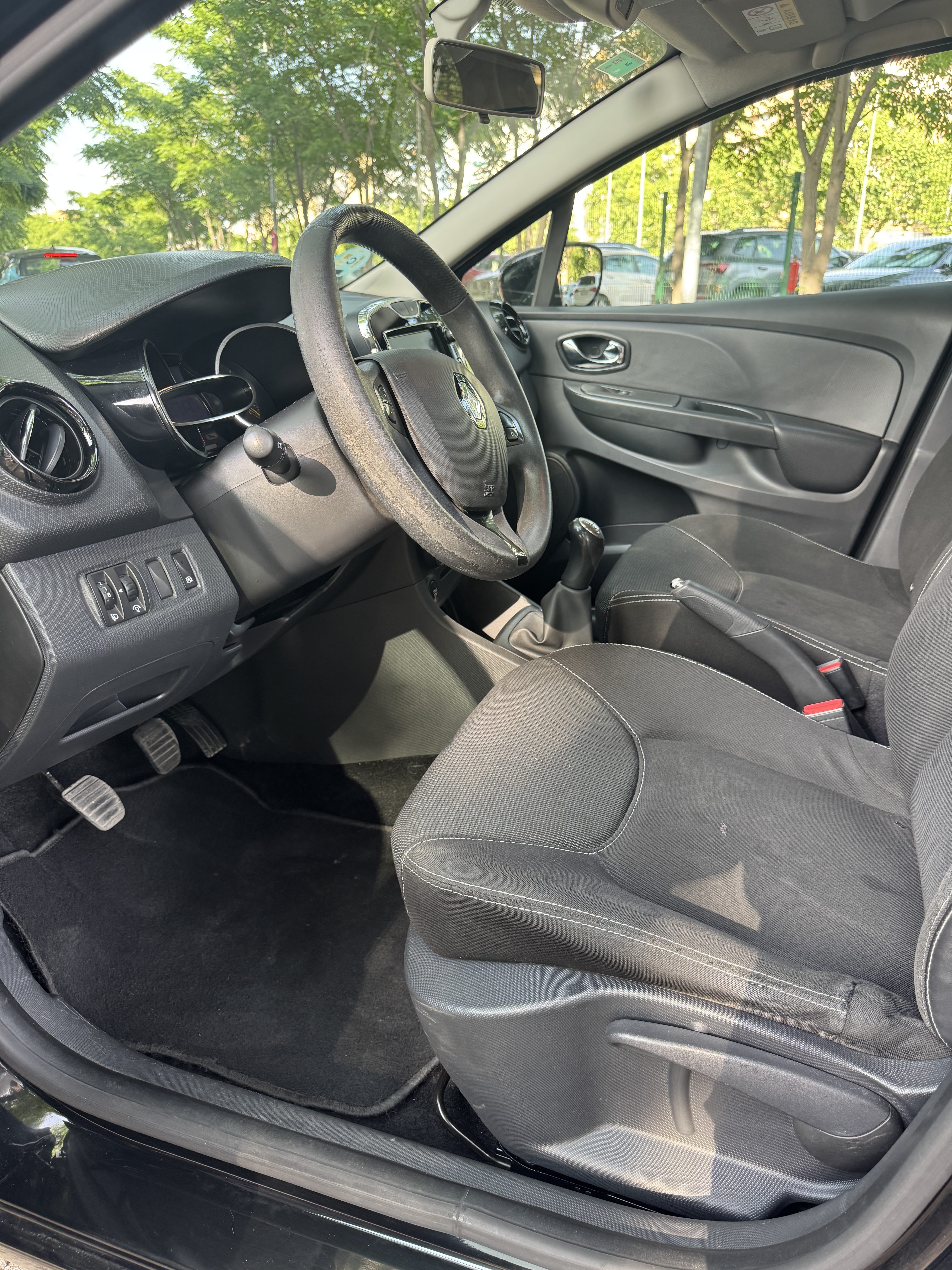 Renault Clio con Puertos de carga USB