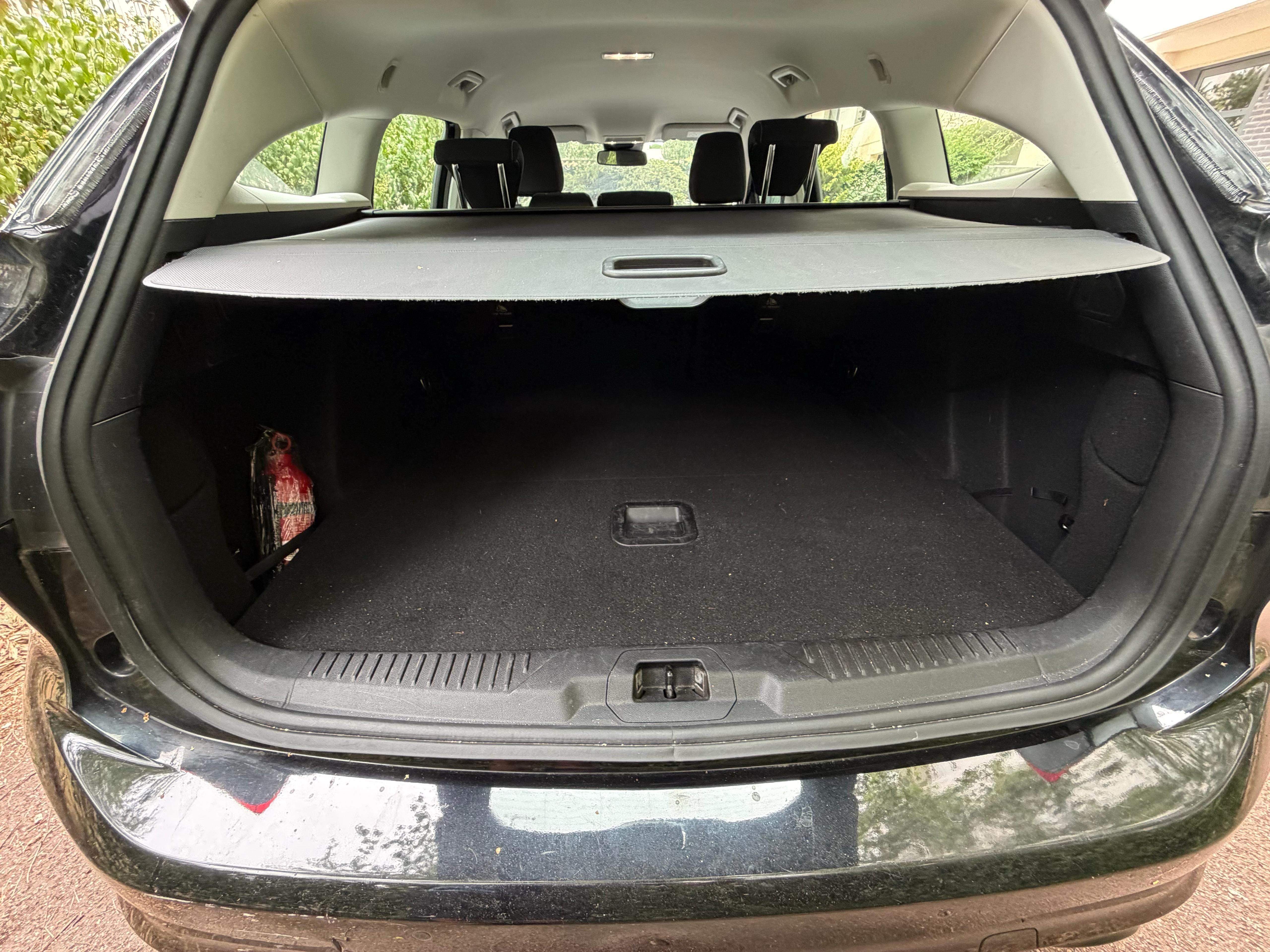 Ford Focus SW Business  – spacieuse & économique – idéale week-end & déplacement professionnel avec Apple CarPlay