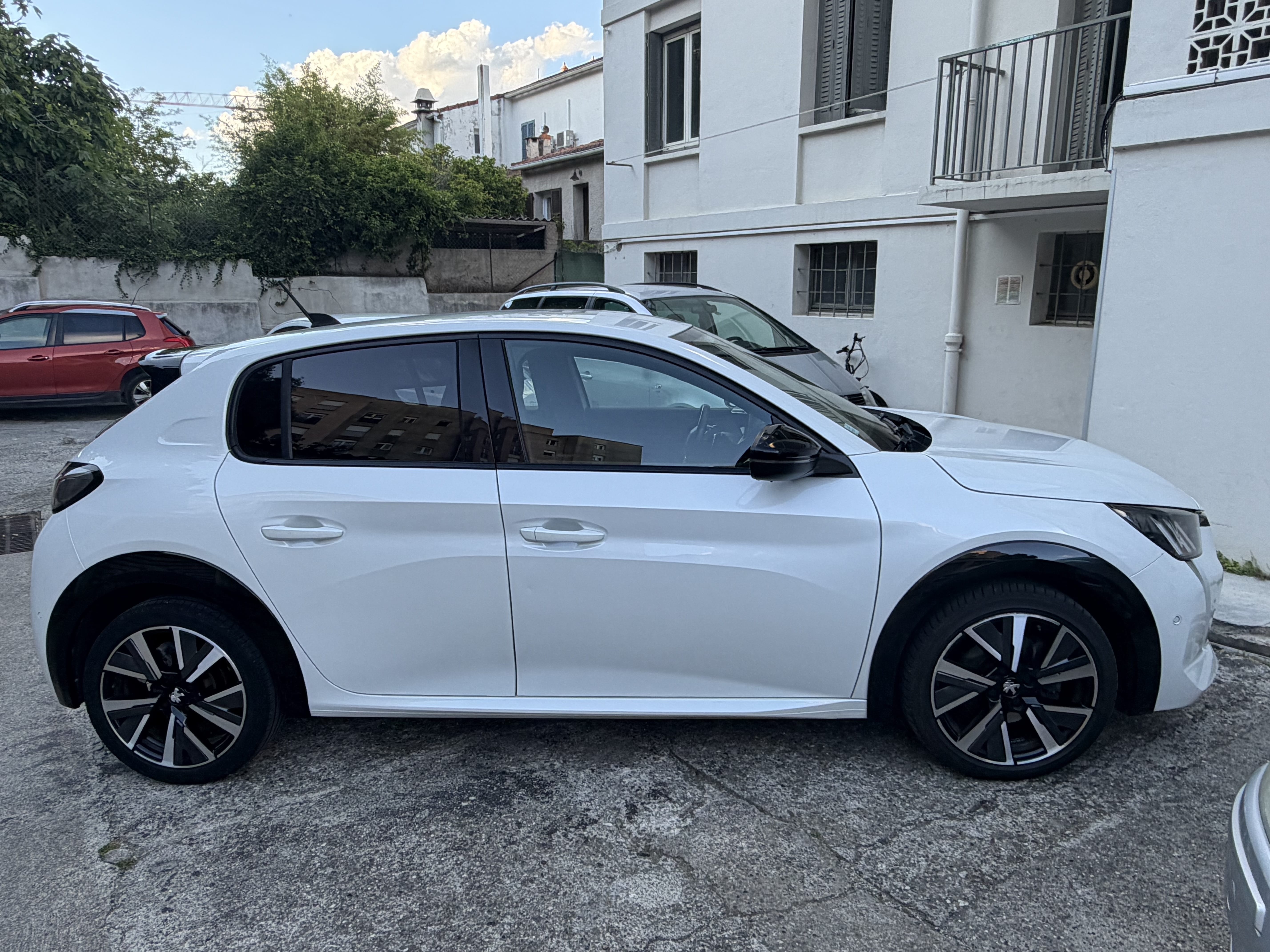 Peugeot 208 GT, 2021, Essence 95, automatique