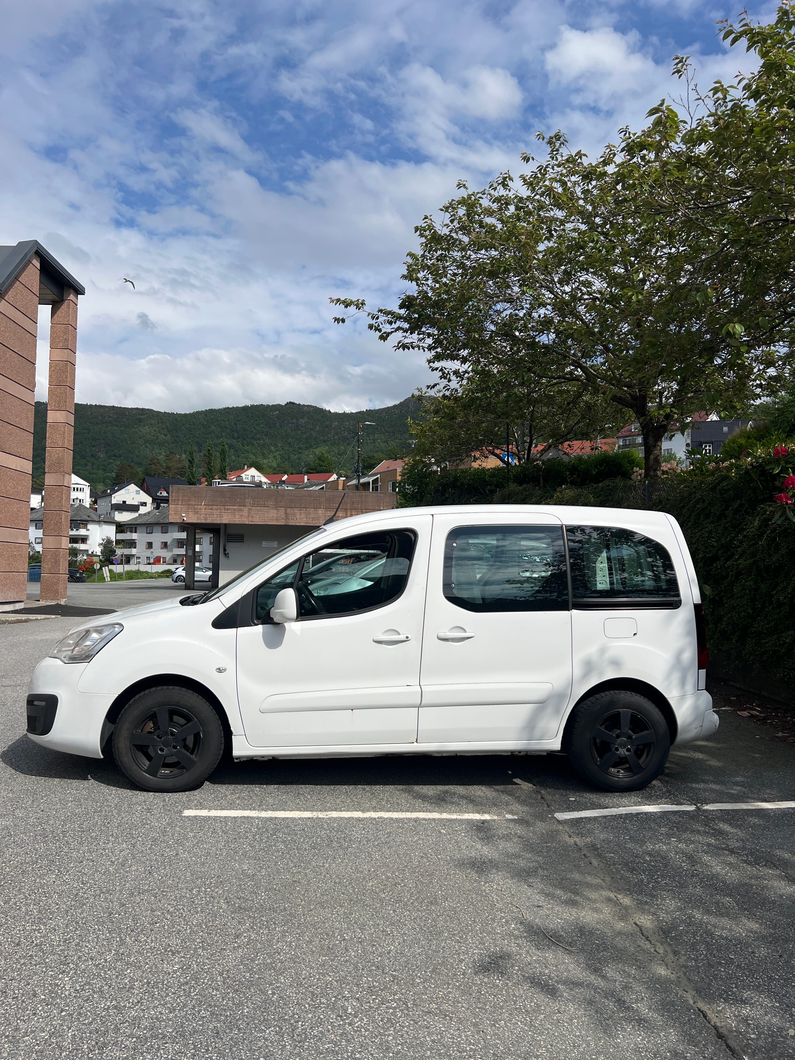 Peugeot Partner med Ryggekamera
