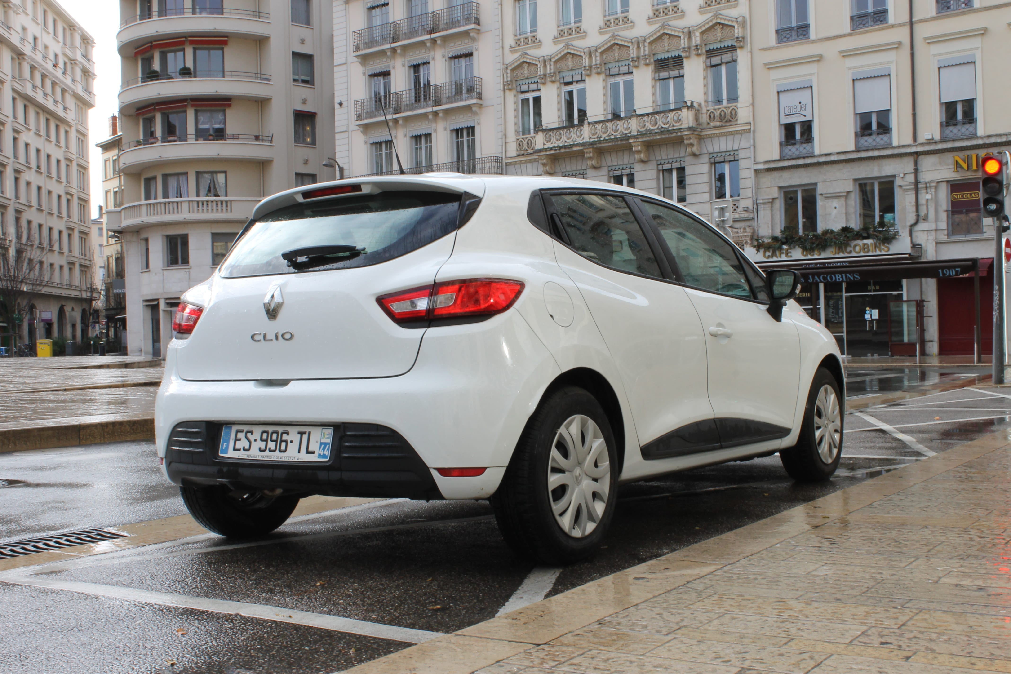 Renault Clio ES996TL avec Siège bébé