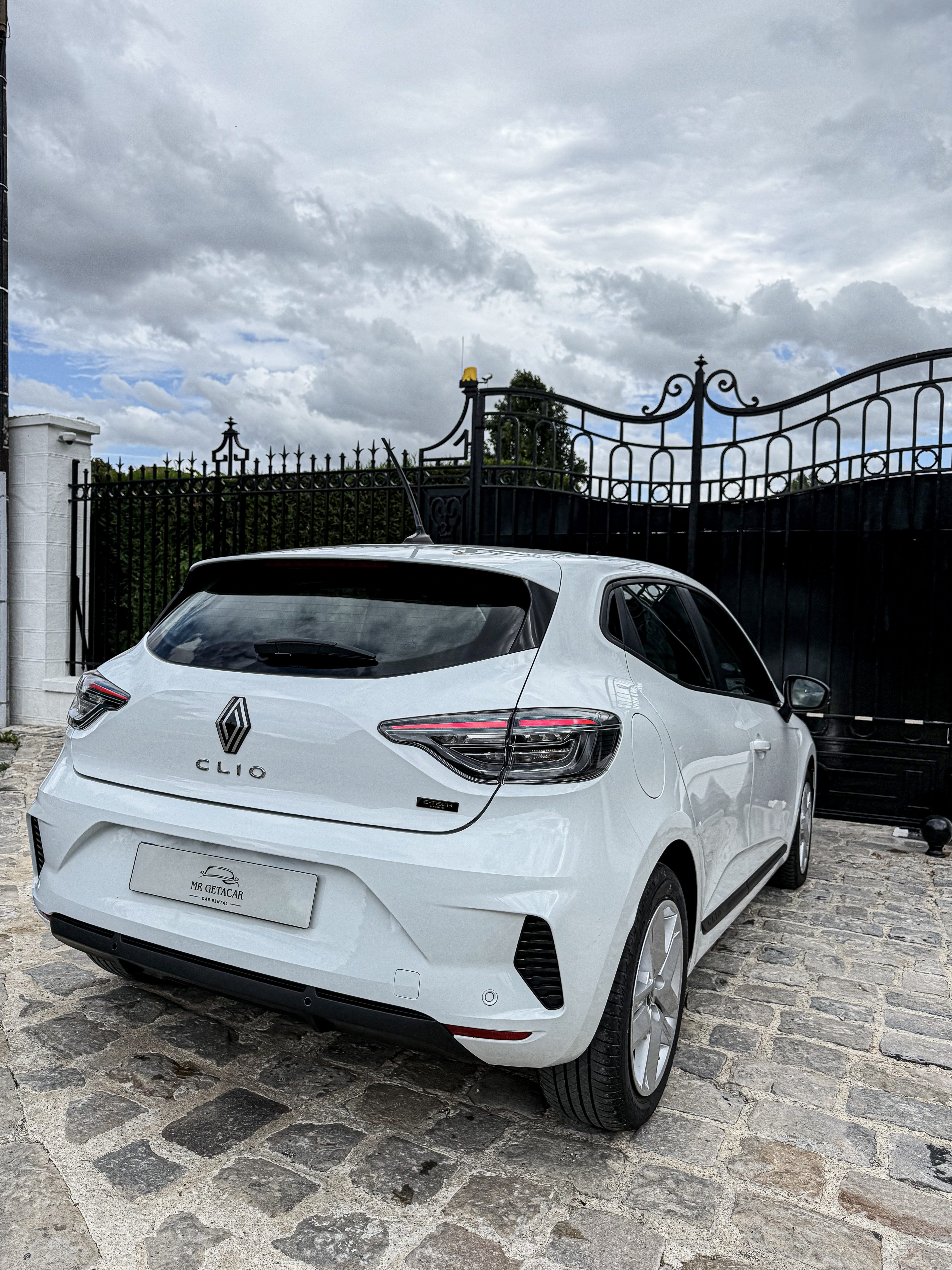 Renault Clio E-tech avec GPS