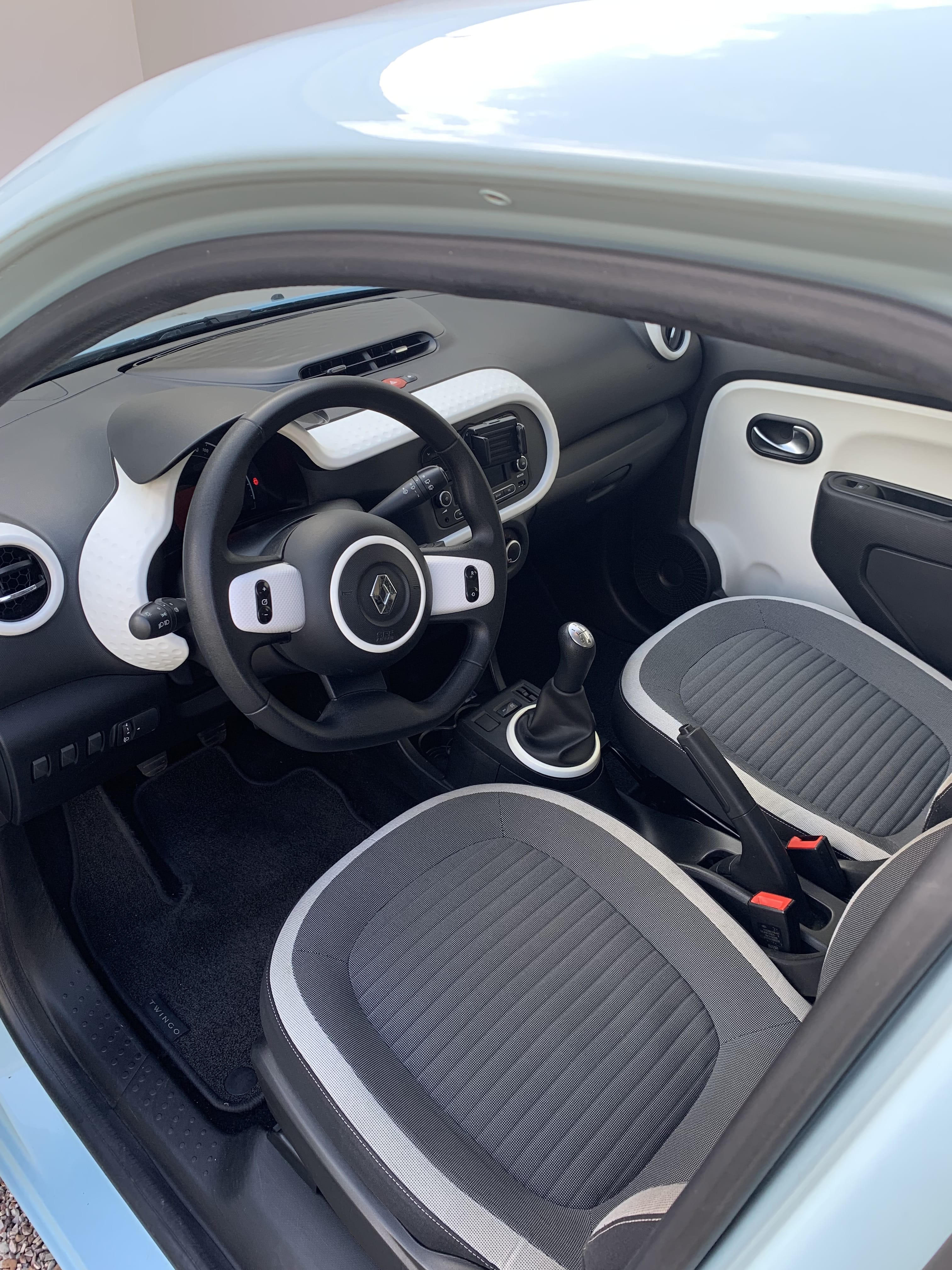 Renault Twingo avec Siège bébé