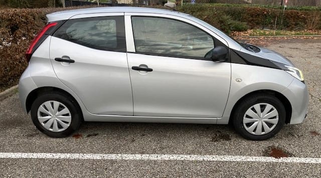 Toyota Aygo II 1.0 vvti x pro*parking privé avec Entrée audio / iPod