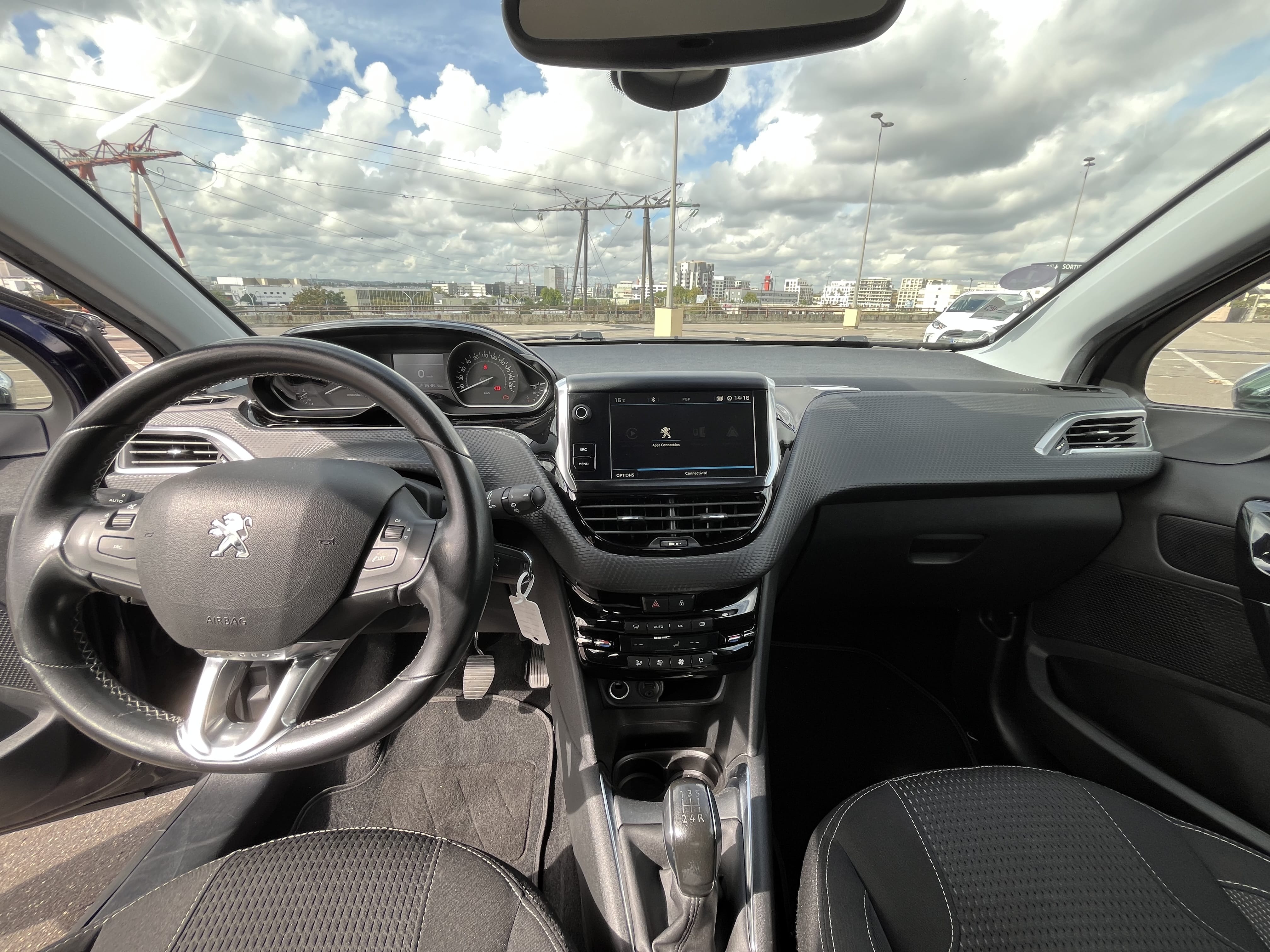 Peugeot 208 économique – Orly / Thiais – CarPlay, idéale Paris avec Régulateur de vitesse