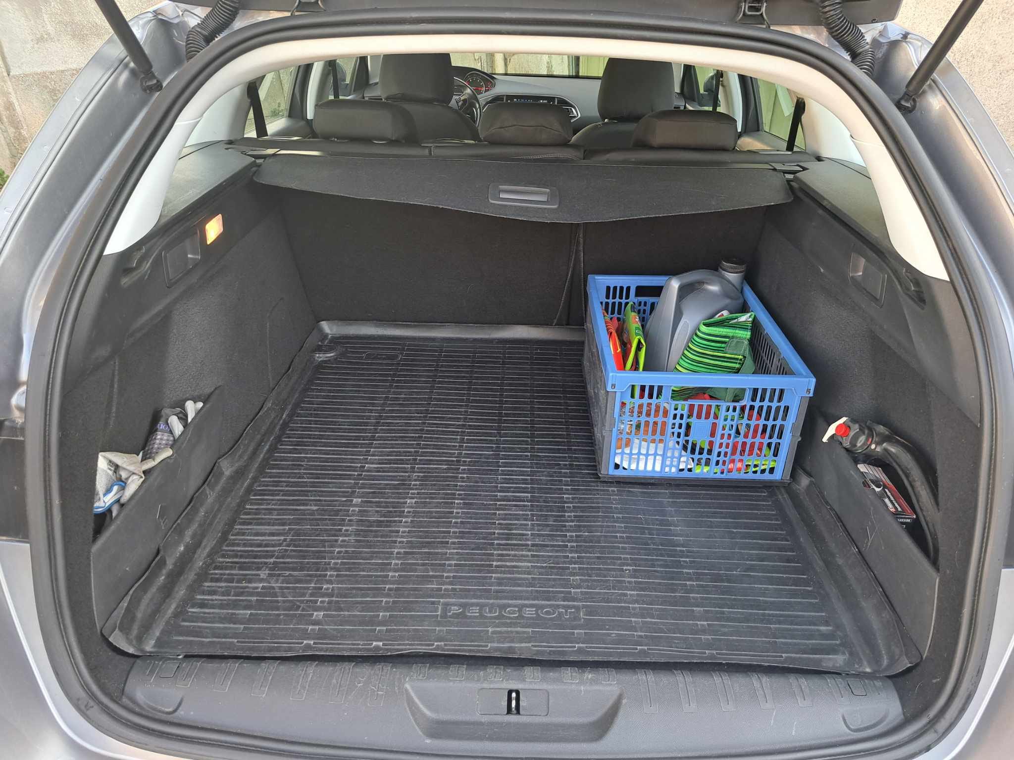 Peugeot 308 SW 130ch EAT8 Allure Business avec Attelage