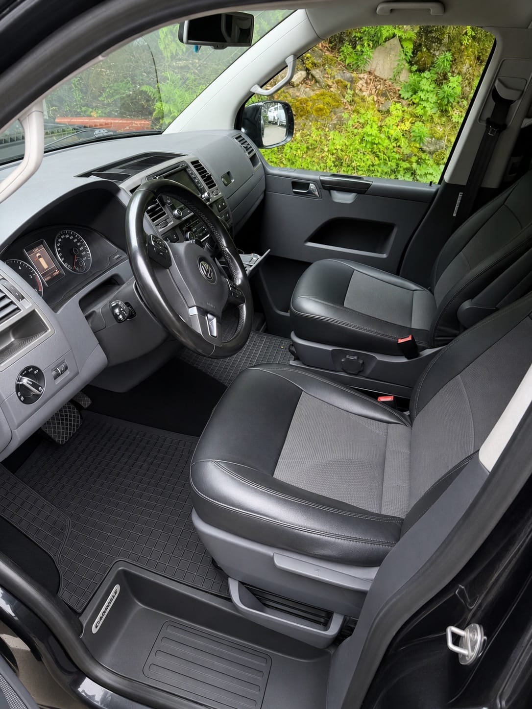 Volkswagen Caravelle med Vinterdekk