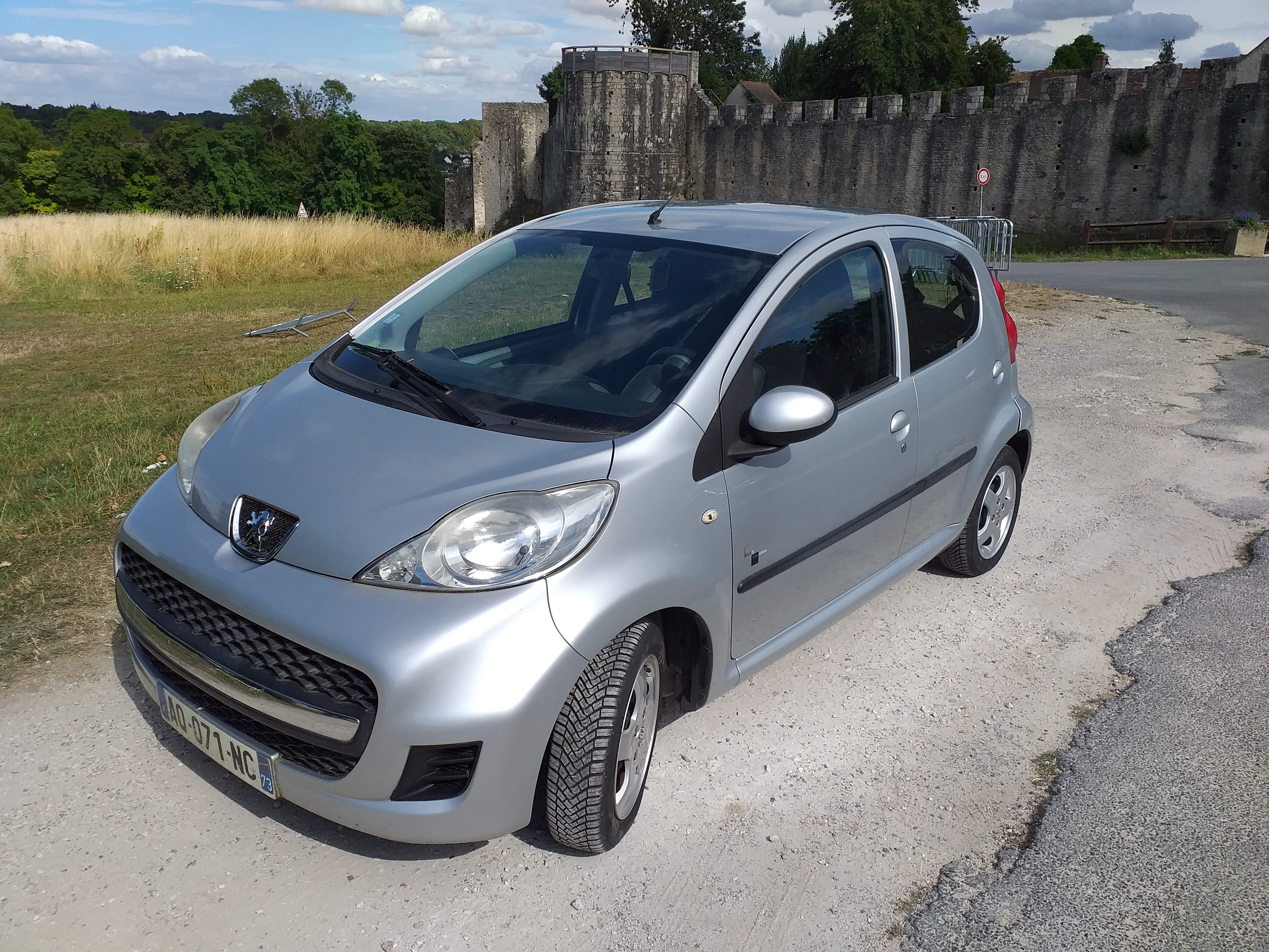 Peugeot 107 black and silver edition, 2010, Essence 95