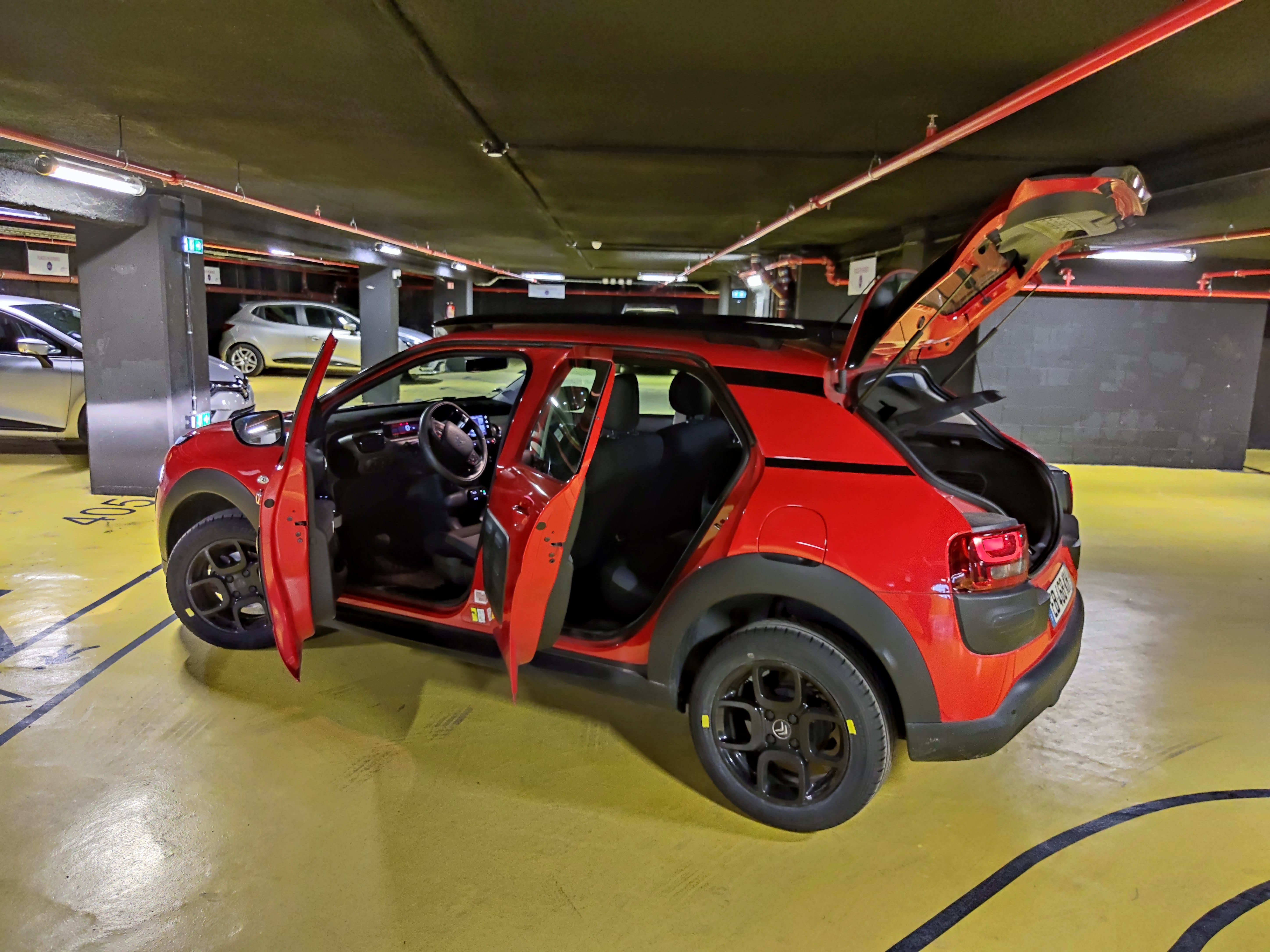 Citroen C4 Cactus EB468KH avec Climatisation