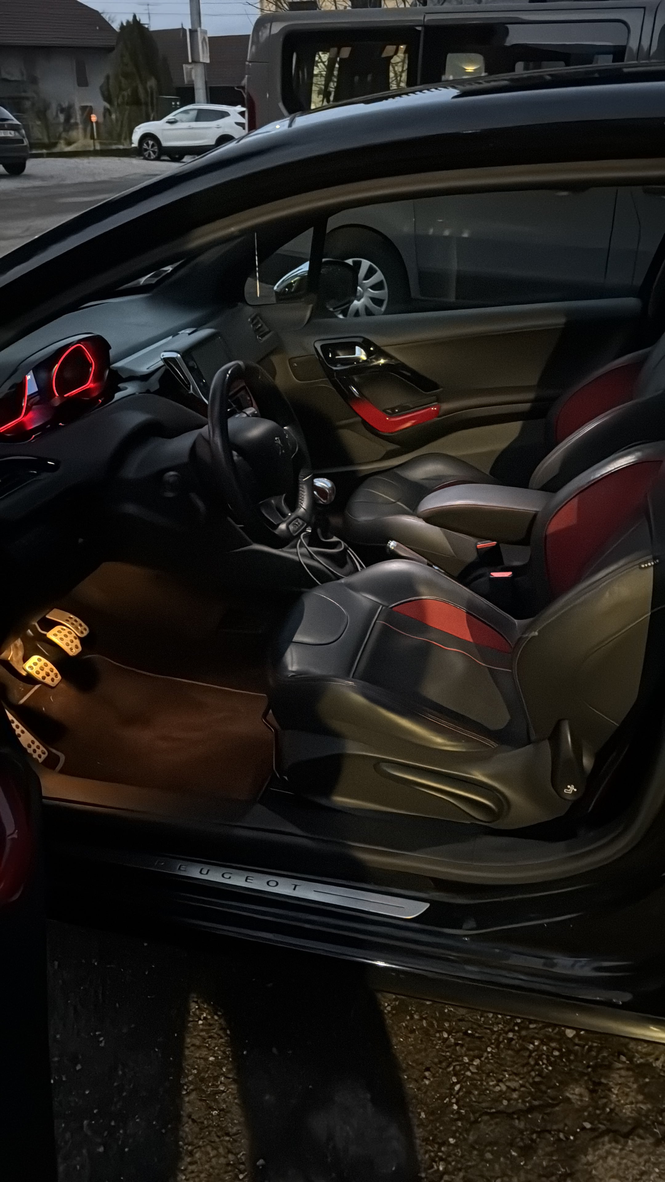 Peugeot 208 GTI avec Audio Bluetooth