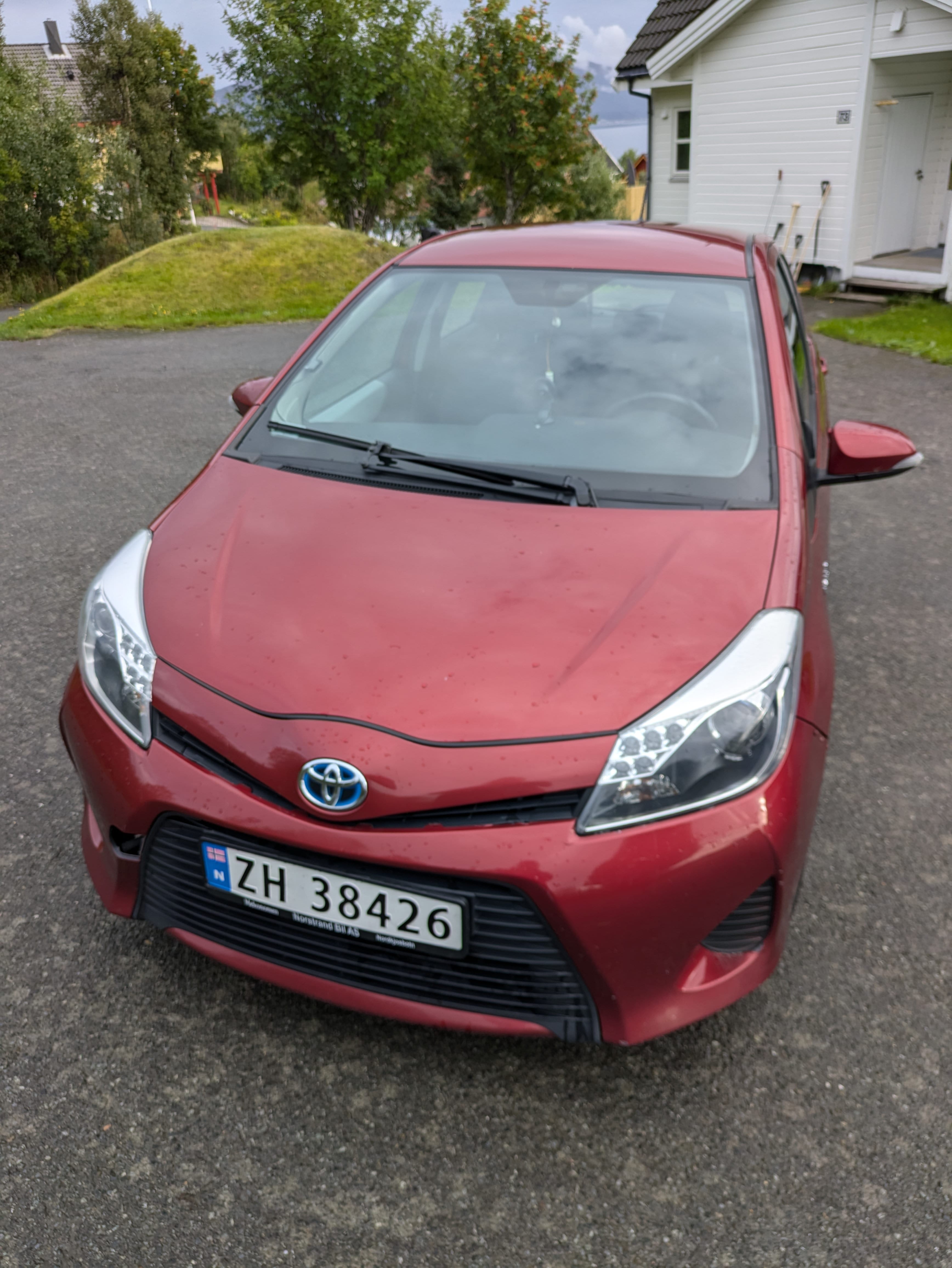 Toyota Yaris Hybrid, 2013, Blyfri 95 / Elektro (Hybrid), Automatik