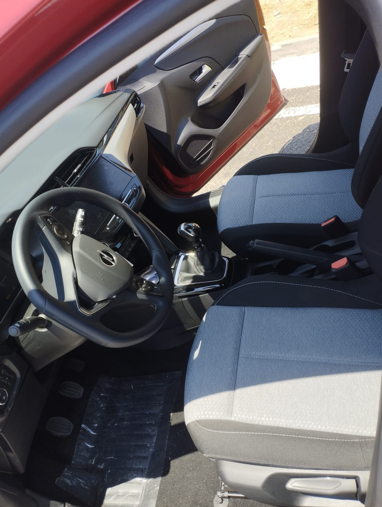 Opel Corsa 1.2 con Control de velocidad