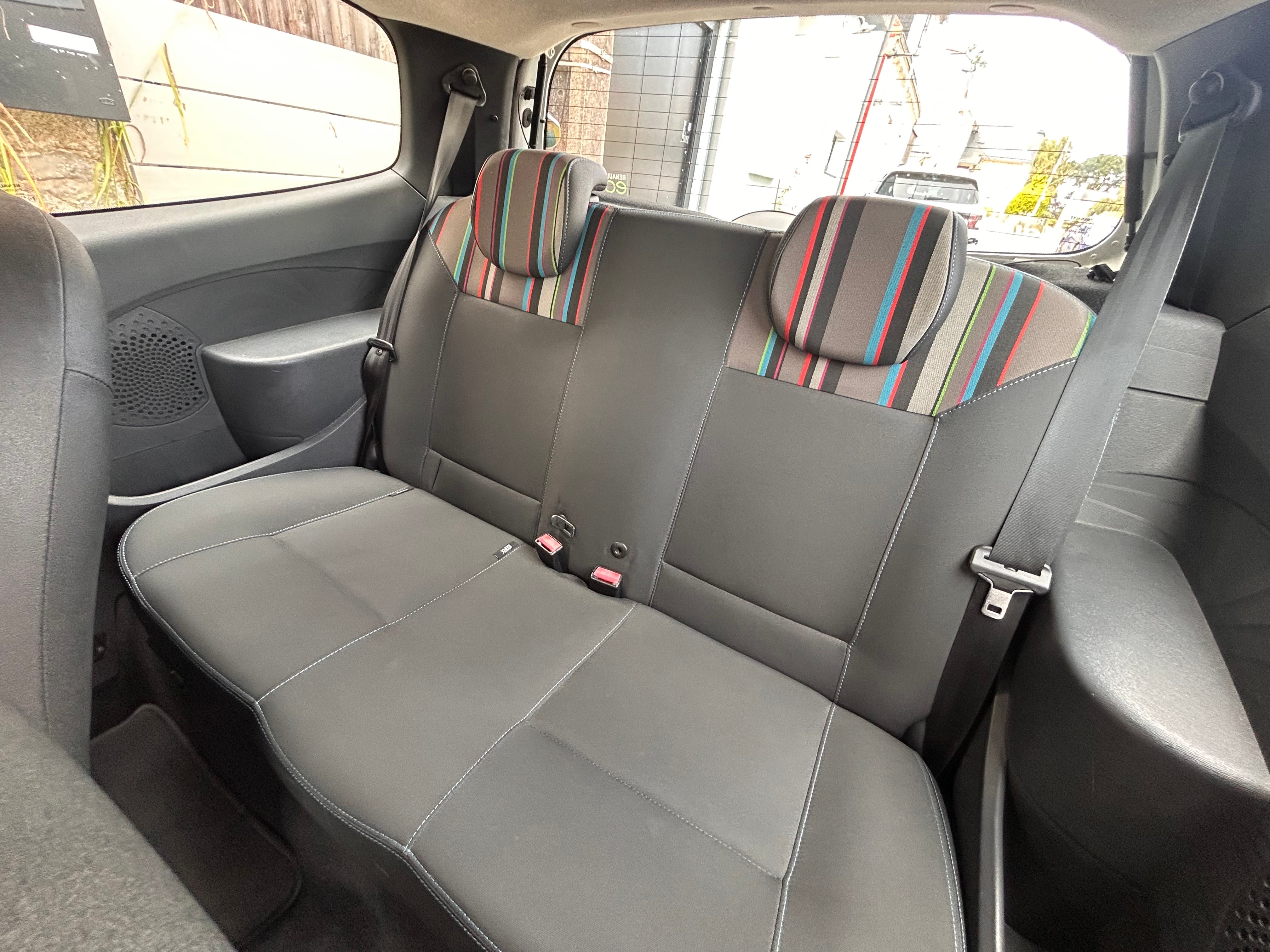 Renault Twingo avec Siège bébé