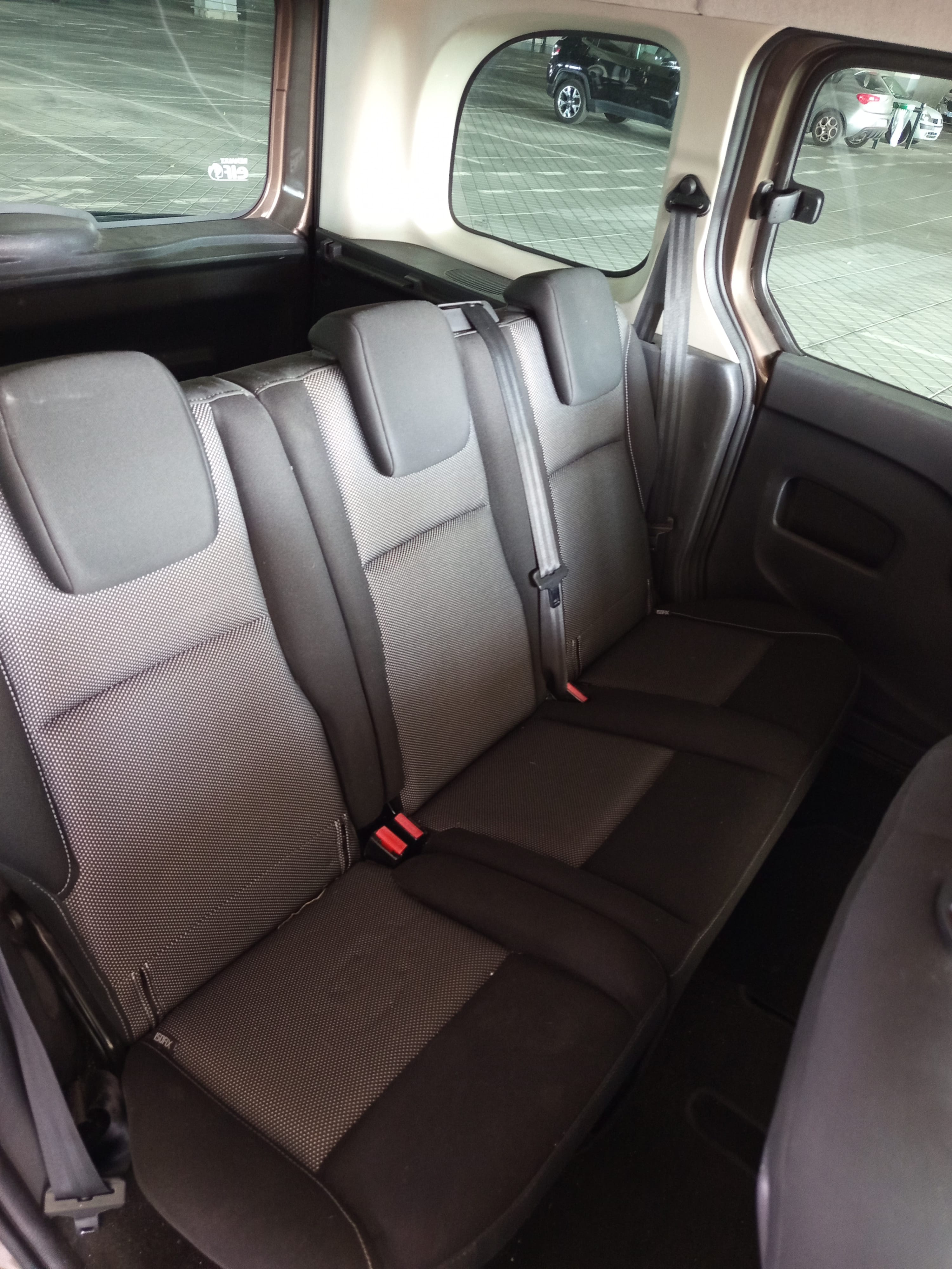 Renault Kangoo avec Chaines