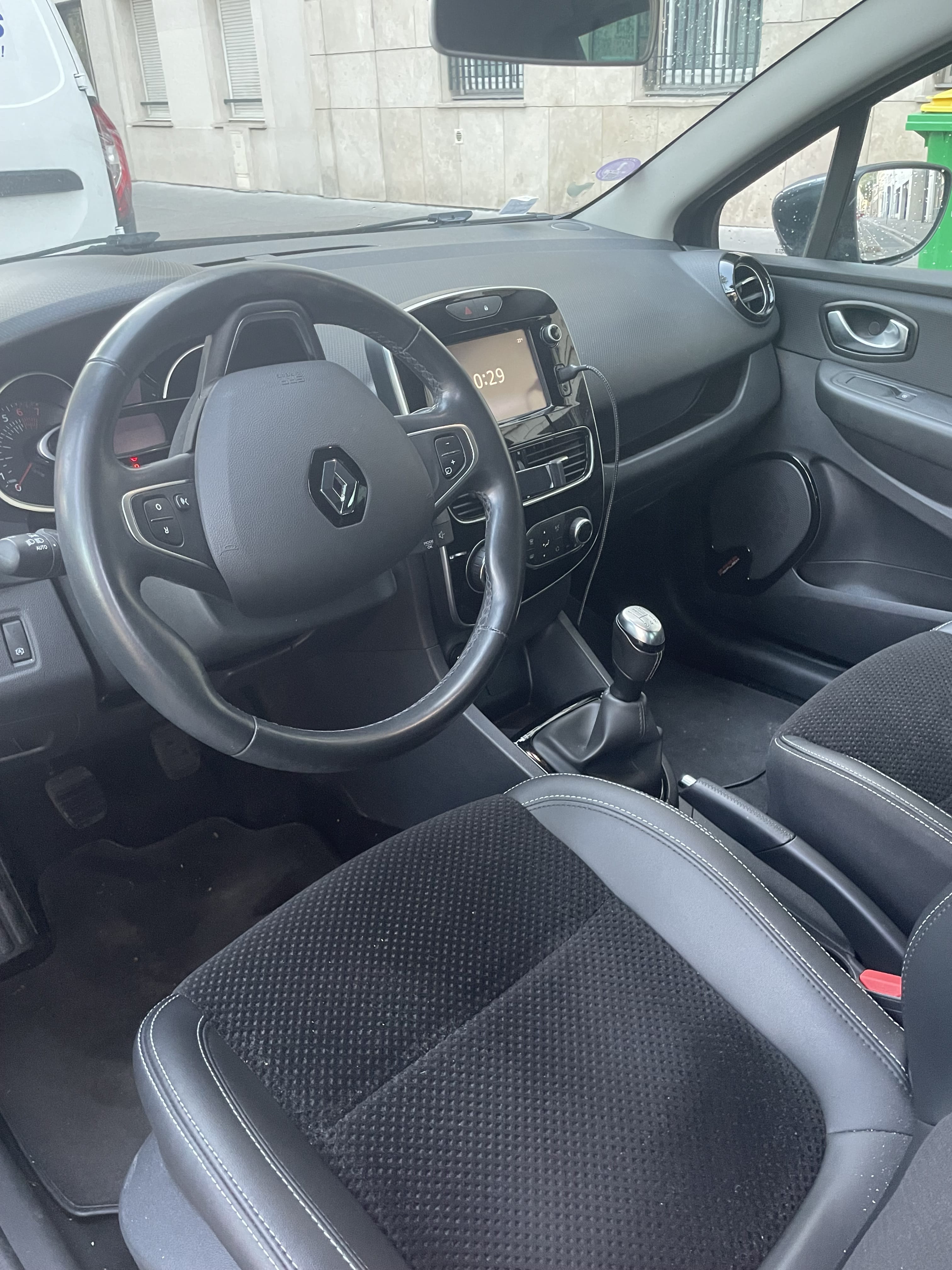 Renault Clio avec Entrée audio / iPod