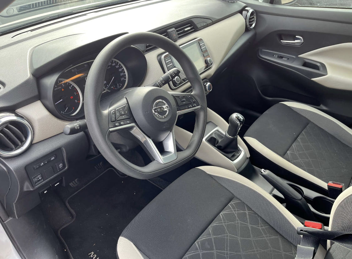 Nissan Micra N-connecta, GPS, Airco (Gare du Midi) avec Climatisation