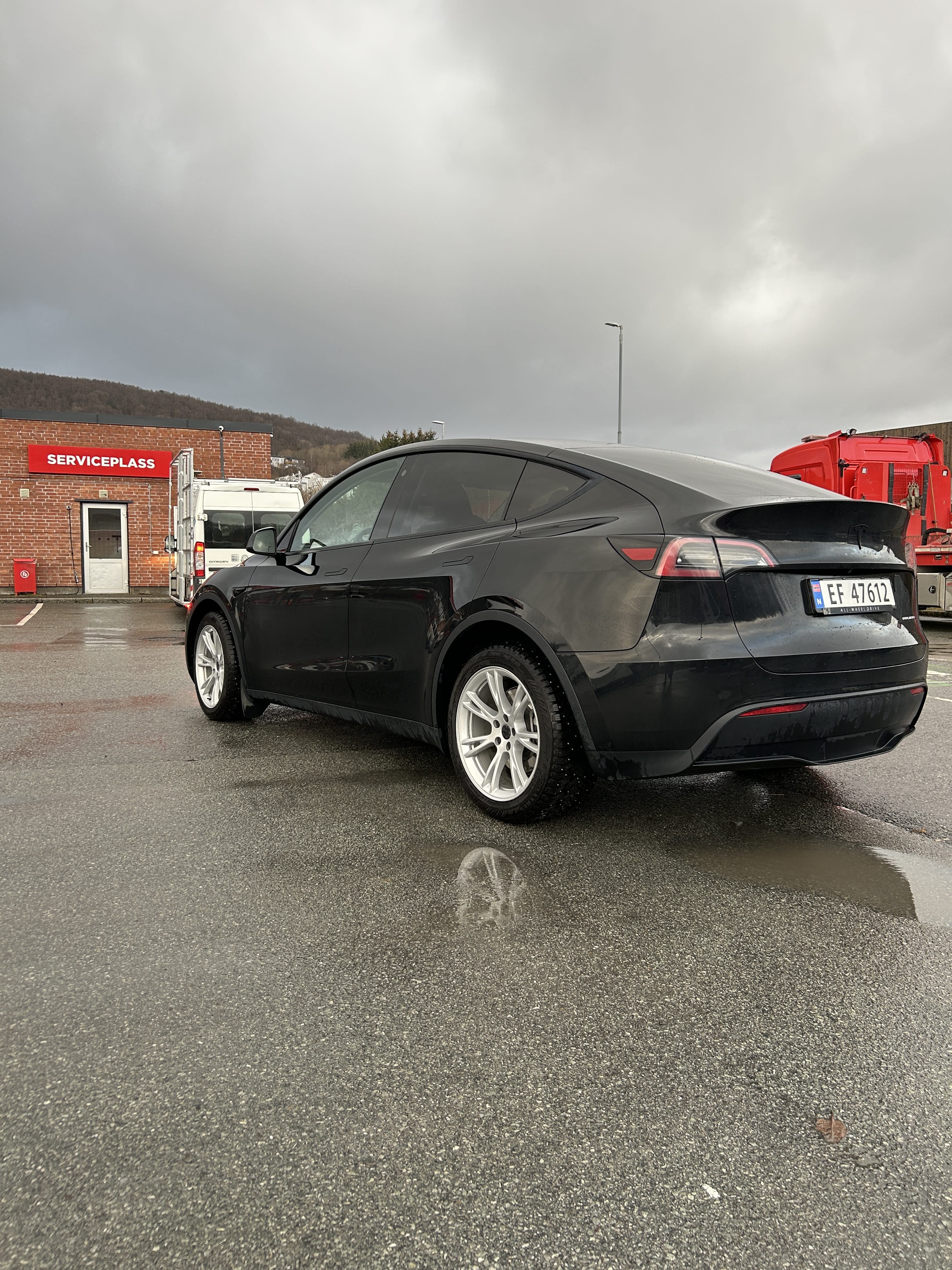 Tesla Model Y Long Range med Aircondition