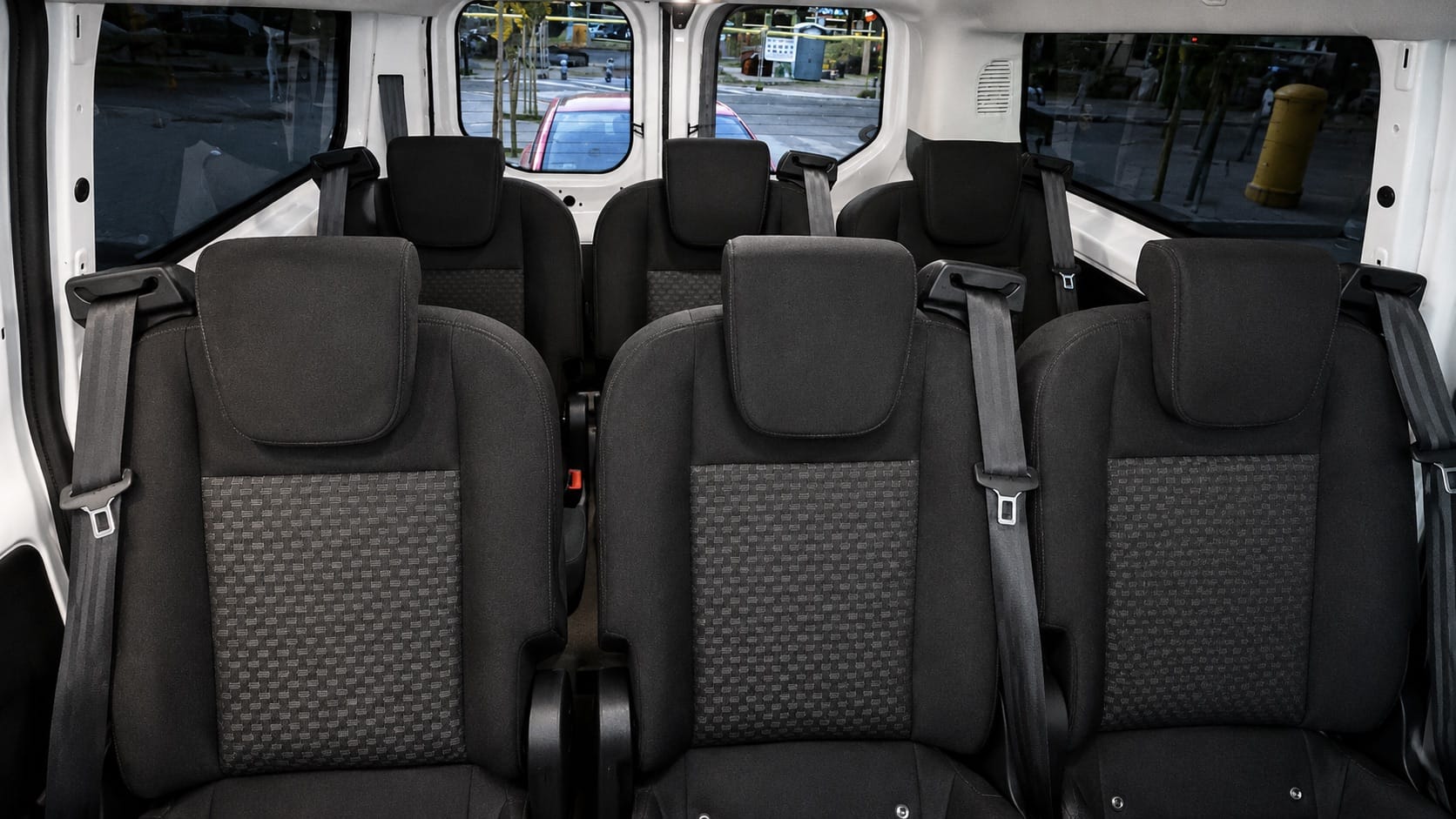 Ford Transit Minibus con Android Auto