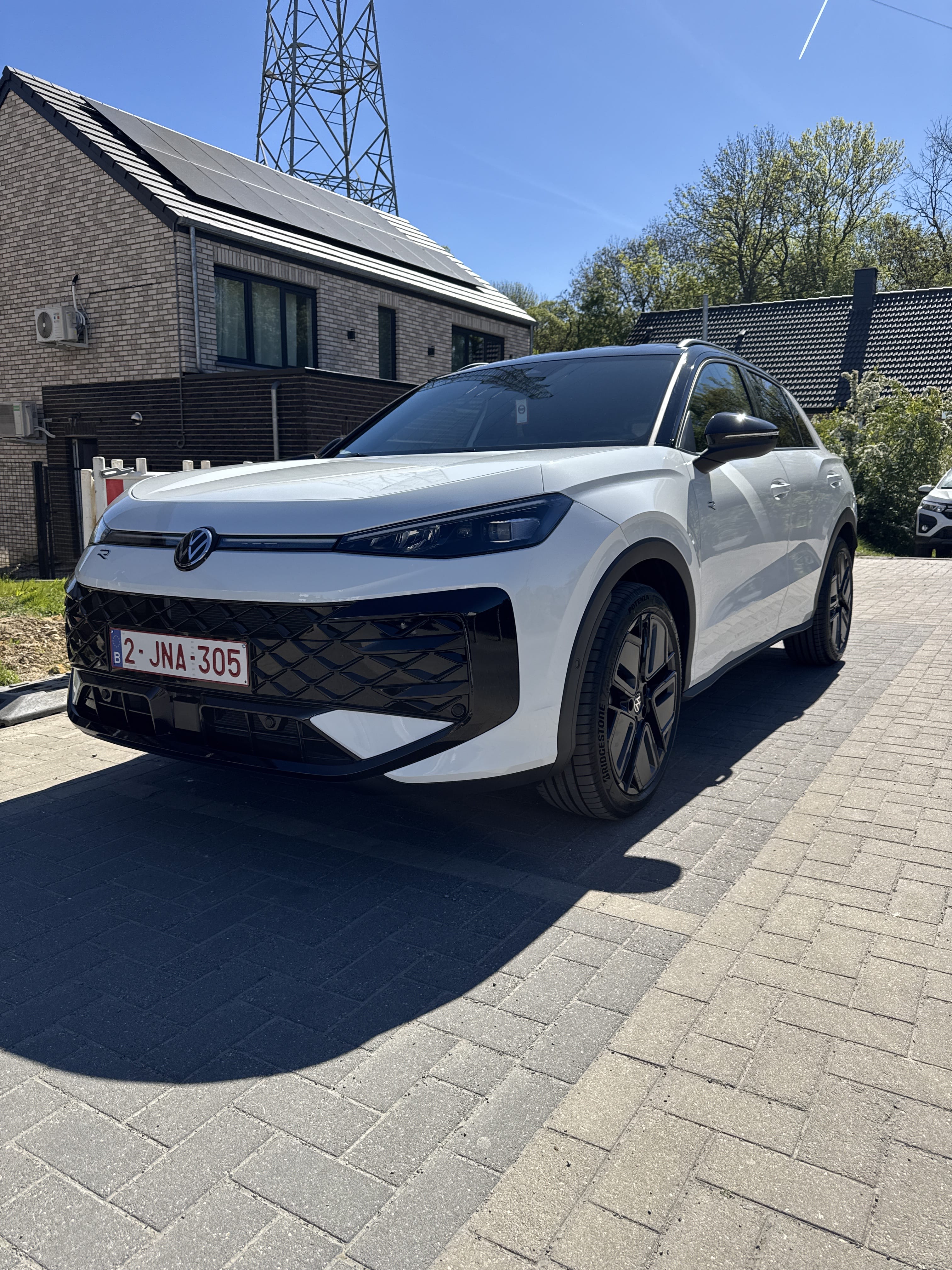Volkswagen T-Roc, 2026, Euro 95 (E10) / Electric (hybrid), automatic