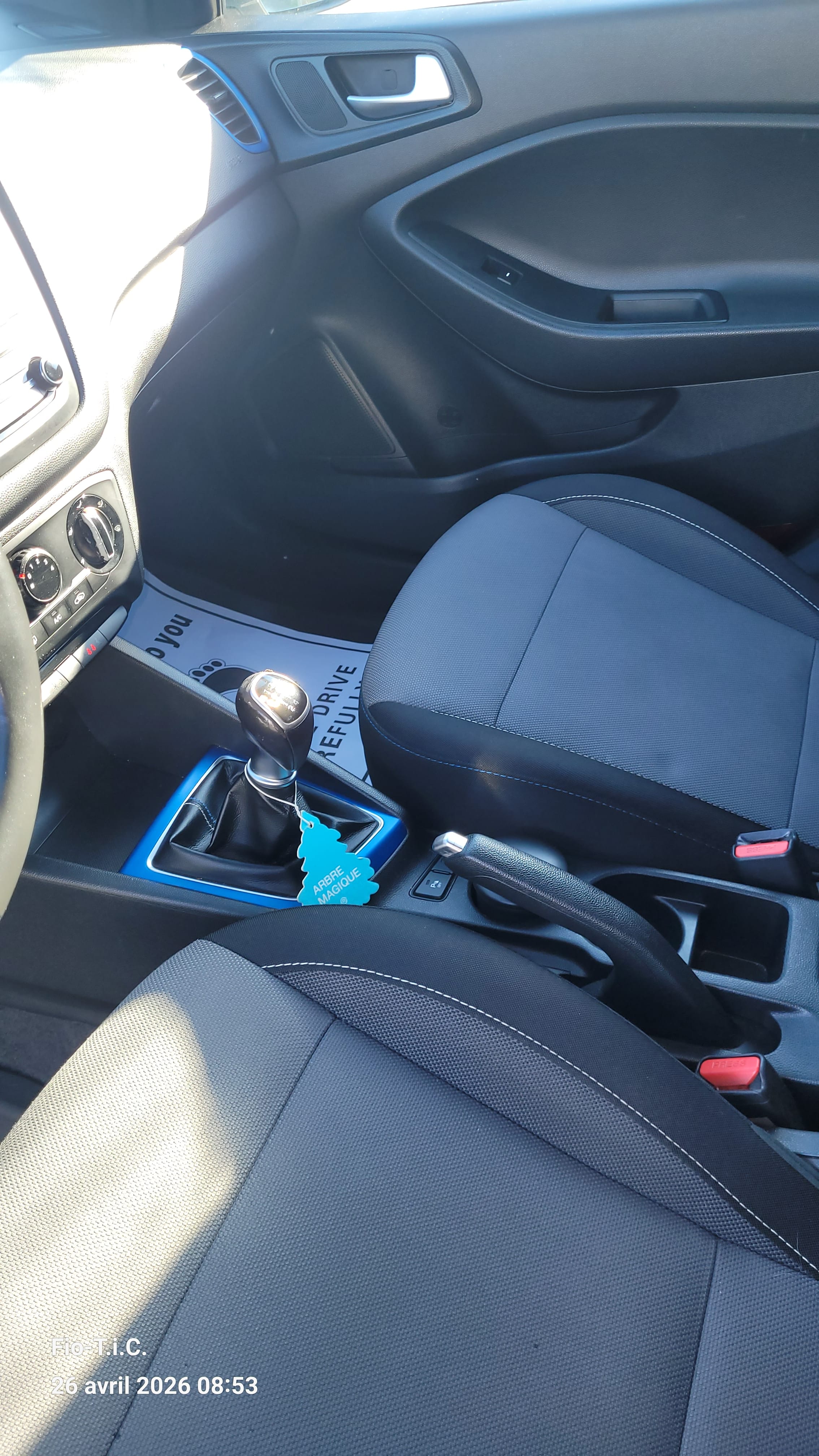 Hyundai i20 1.4 litre avec Audio Bluetooth