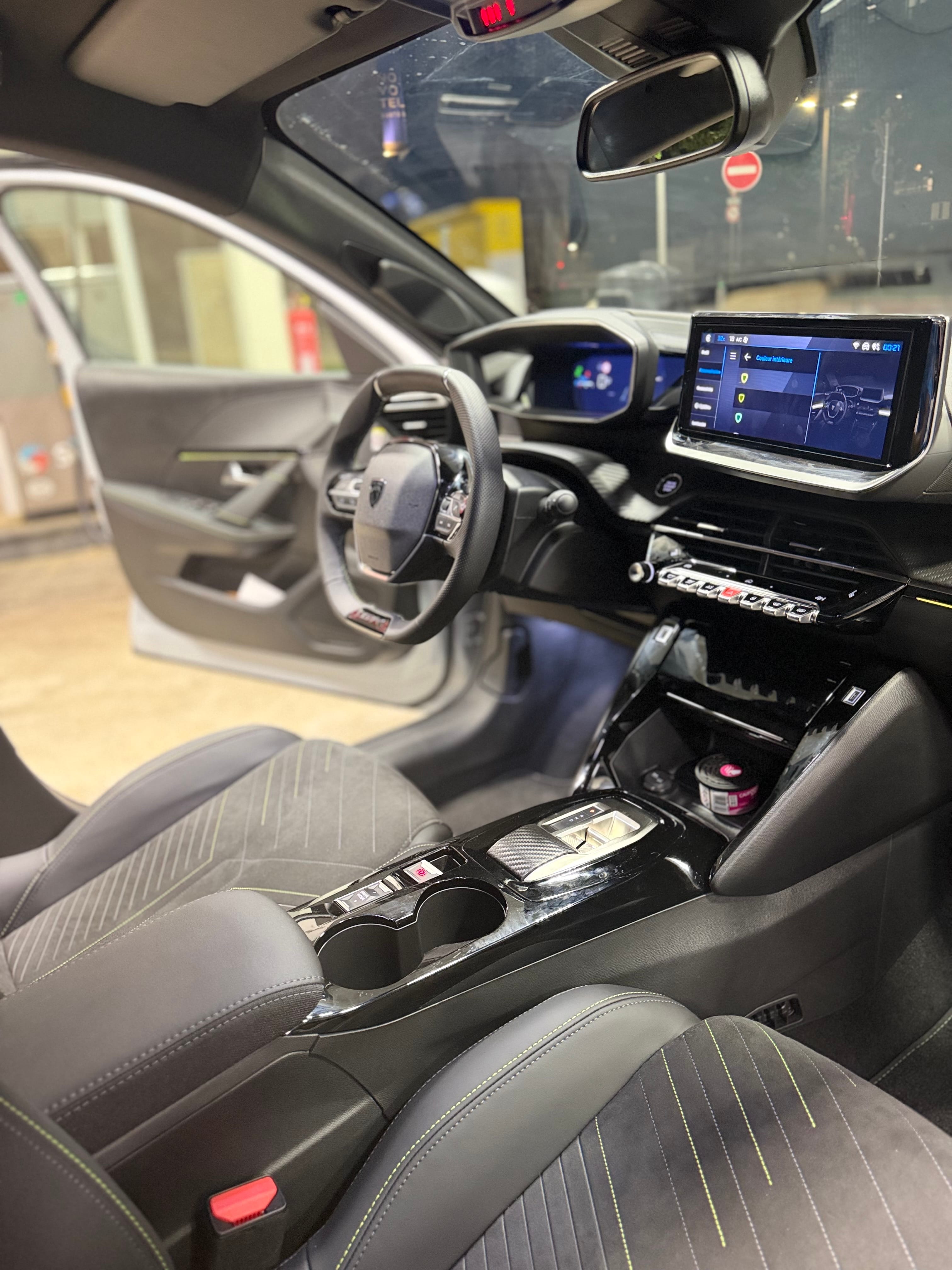 Peugeot 208 GT Line avec Climatisation