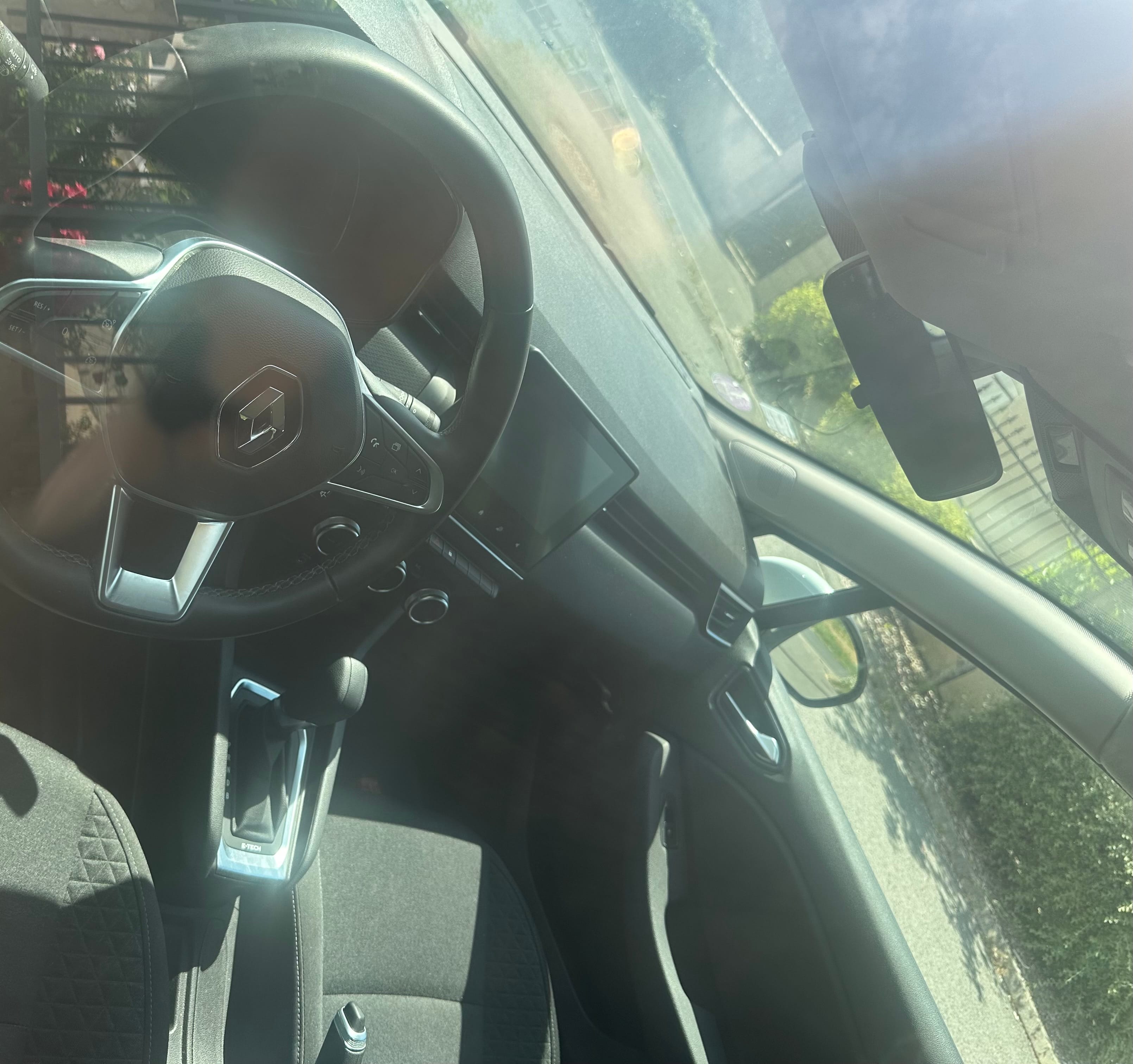 Renault Clio E-tech avec GPS