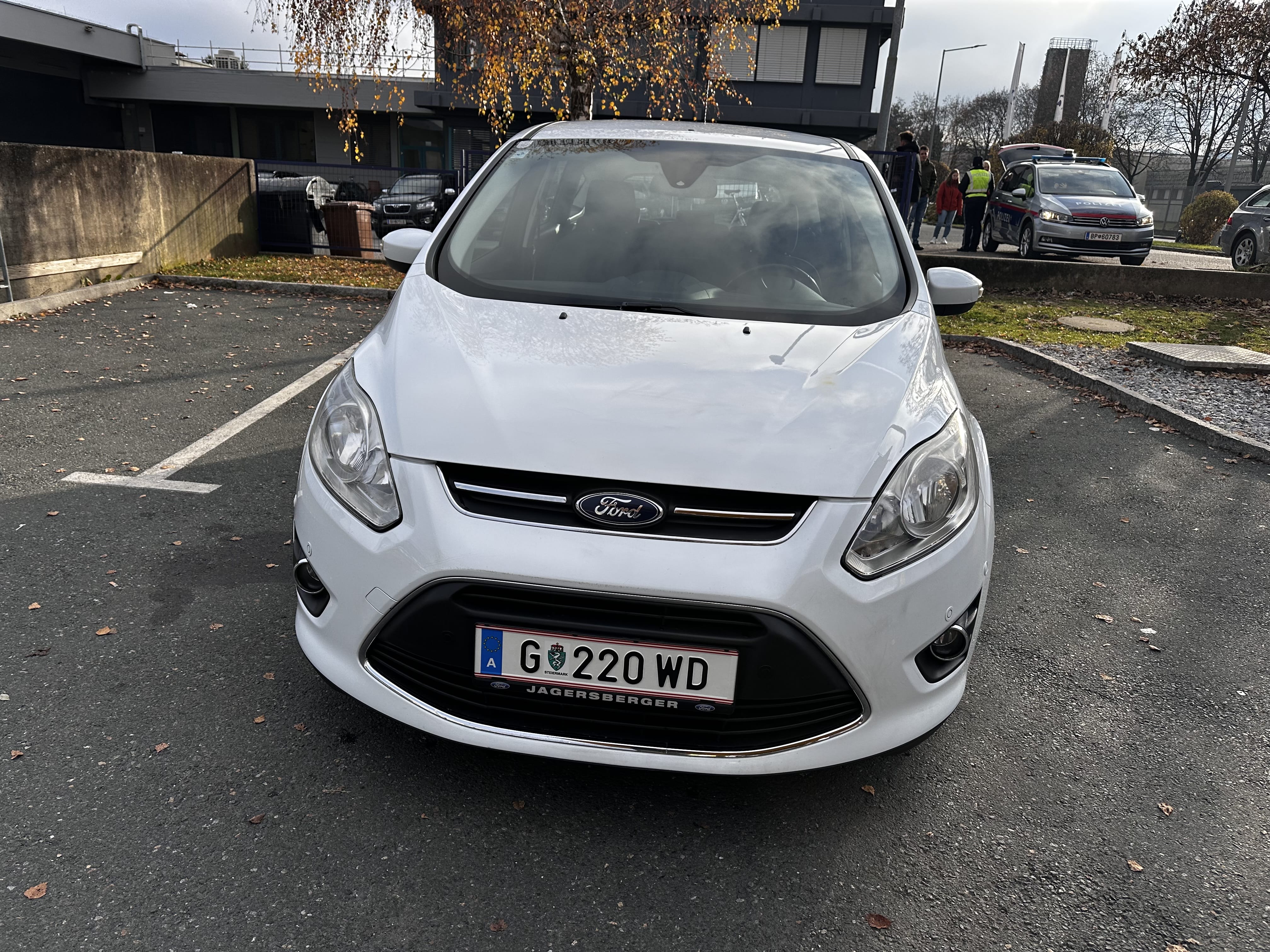 Ford C-Max mit Kindersitz