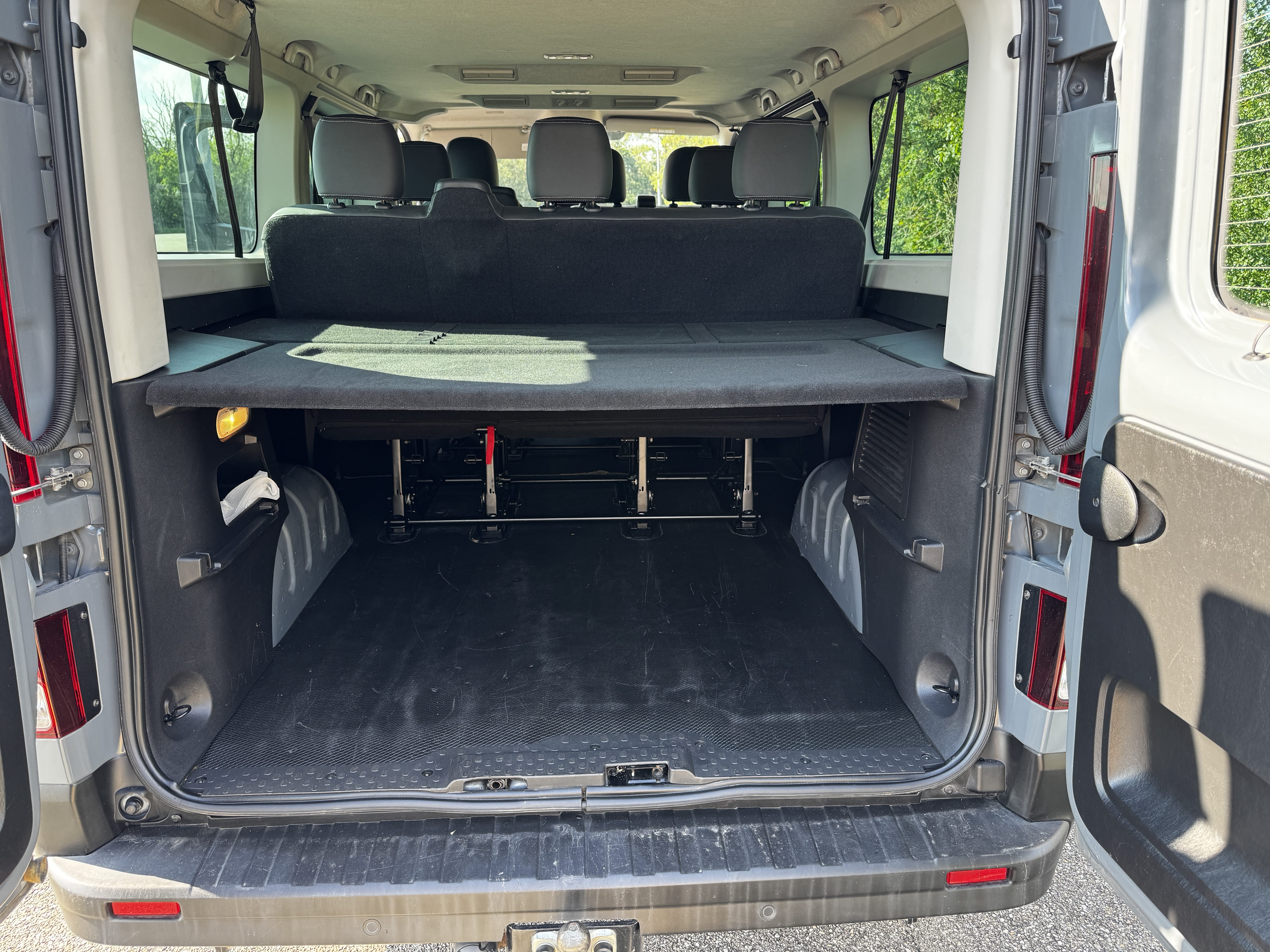 Renault Trafic Passenger 2,0 DCi 150cv avec Attelage