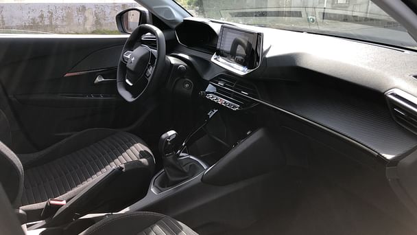Peugeot 208 BVM 1.2 PureTech 75 avec GPS