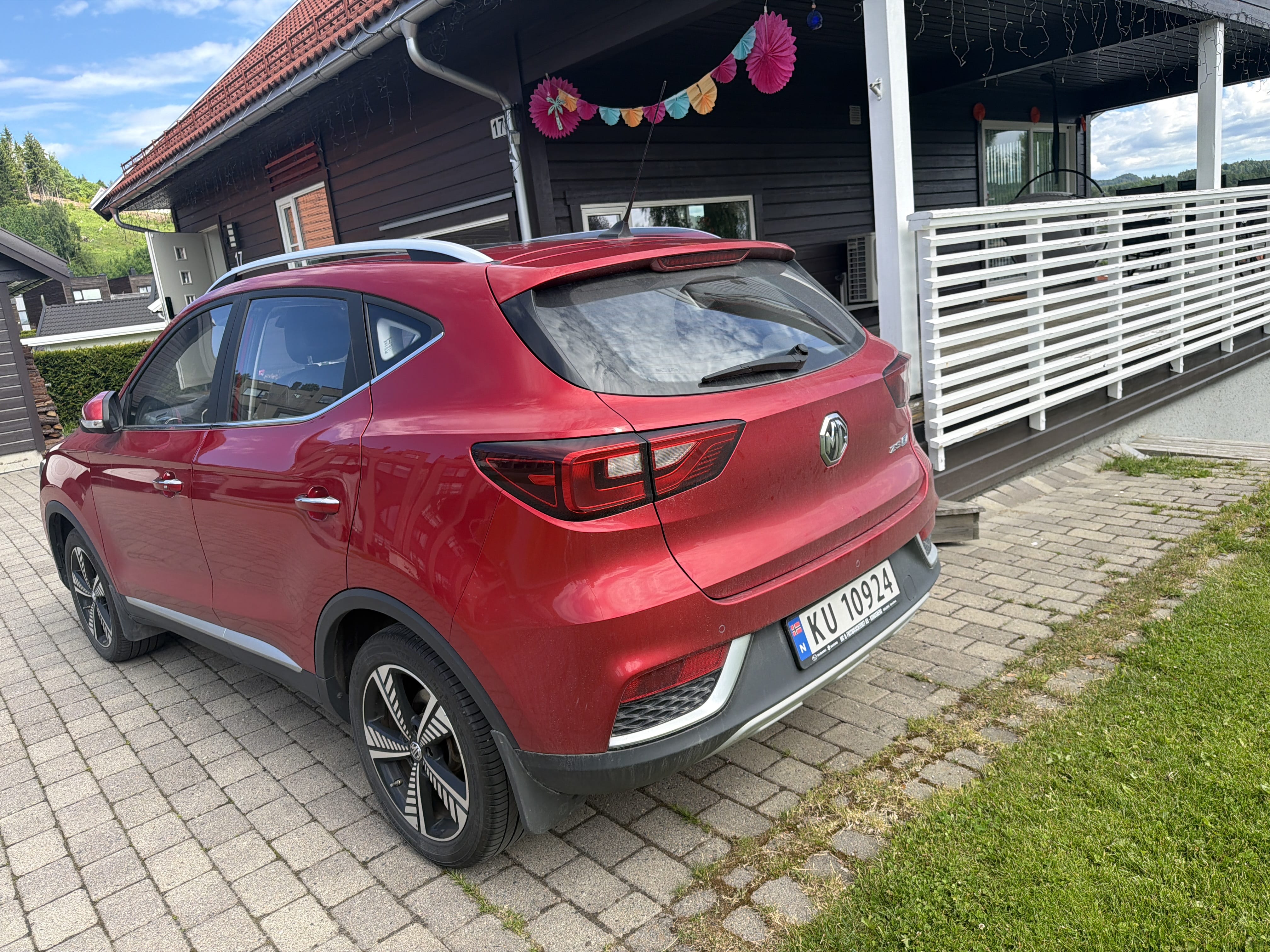 MG ZS EV med Ryggekamera