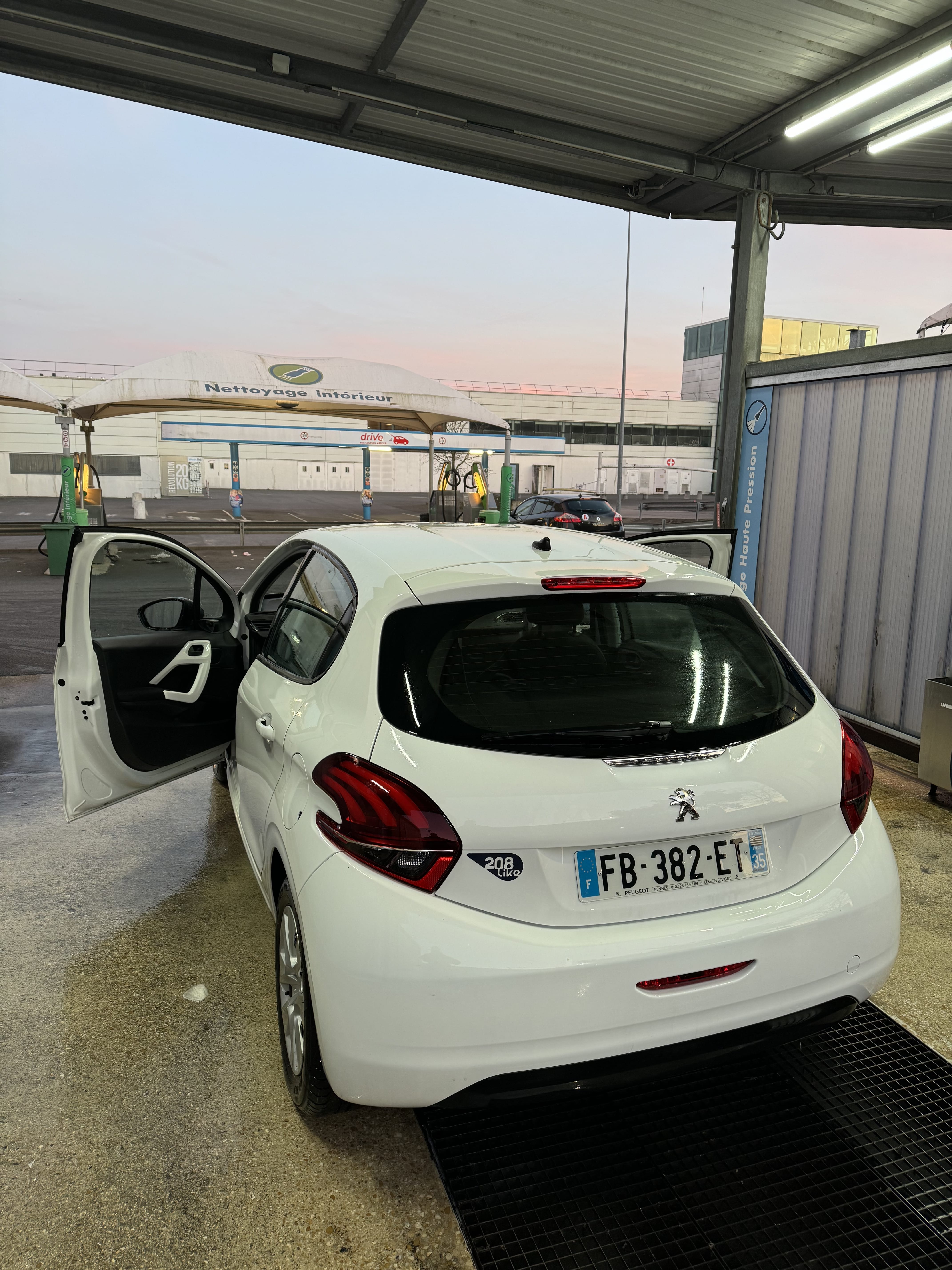 Peugeot 208 avec Régulateur de vitesse