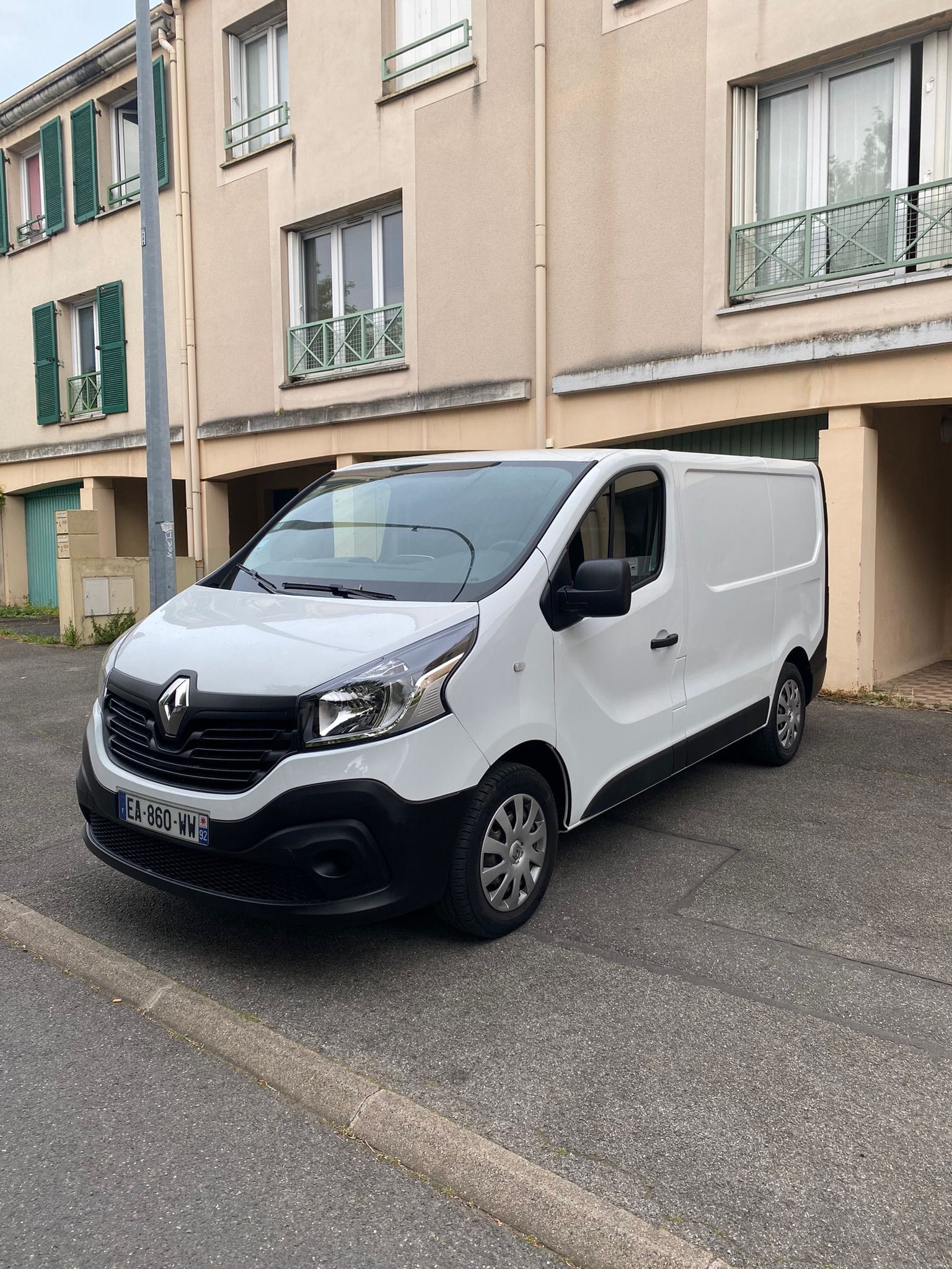 Renault Trafic Stationnement GRATUIT Clichy, 2016, Diesel
