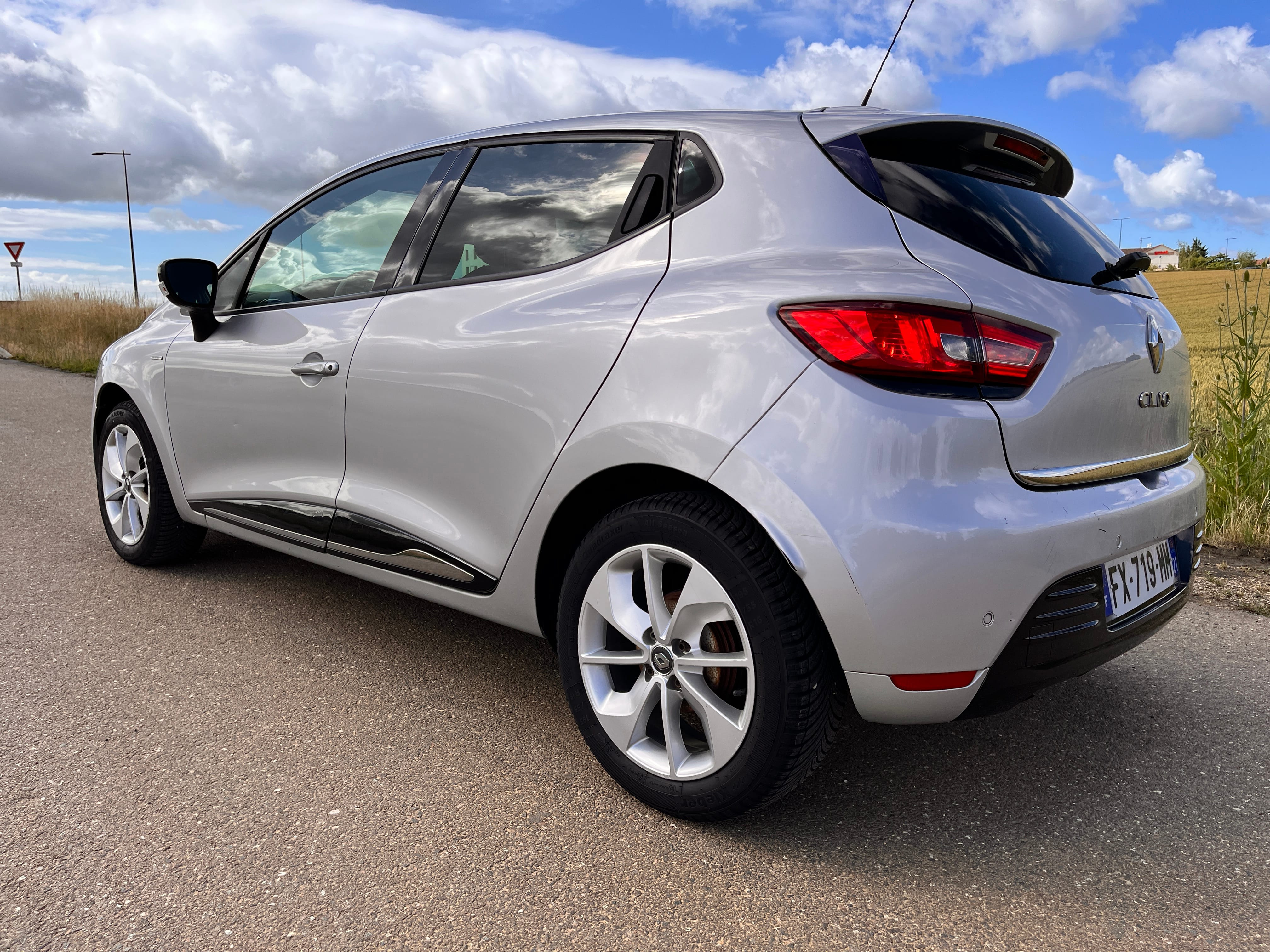 Renault Clio Limited 0,9 TCe Energy avec Caméra de recul