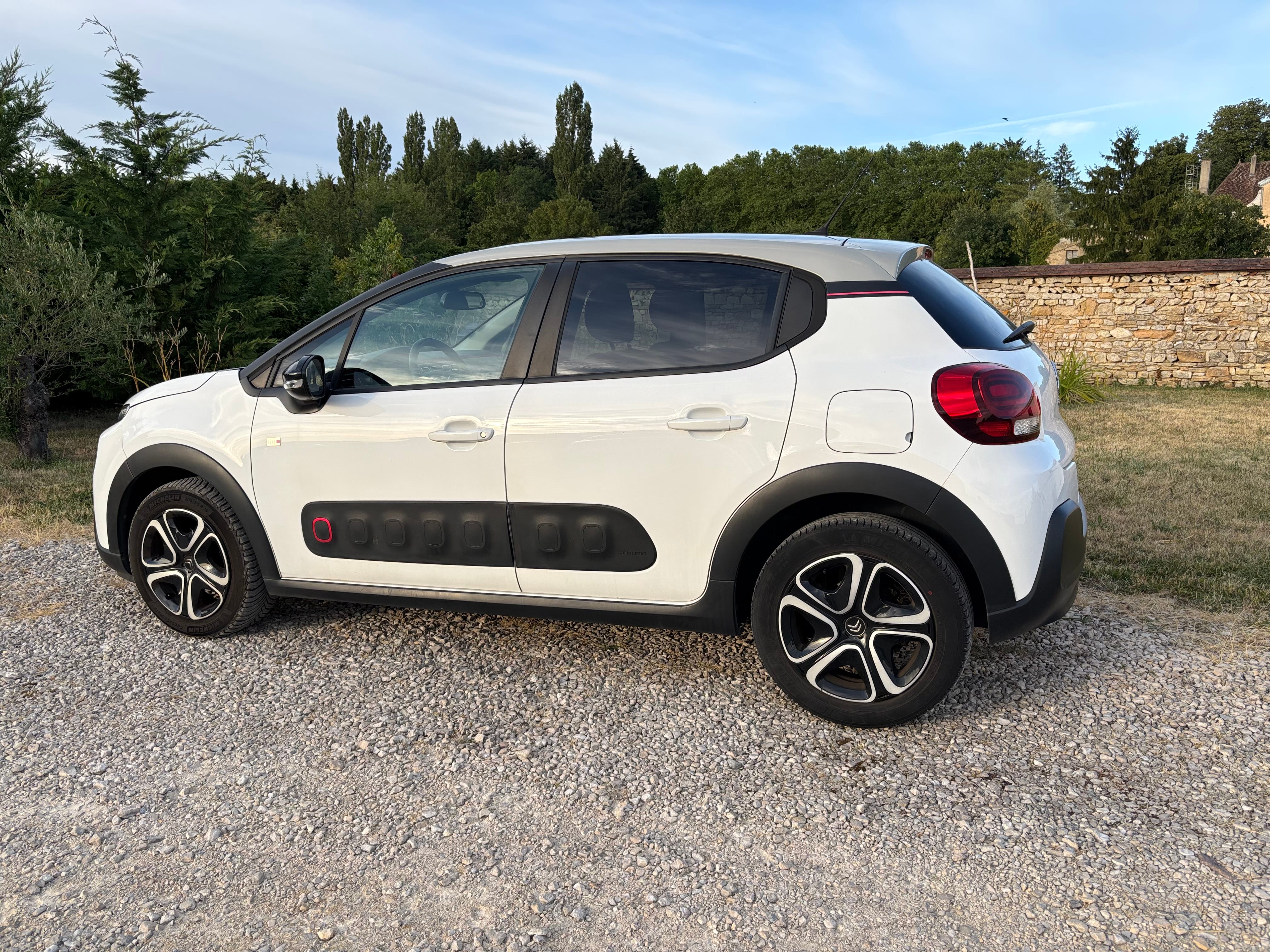 Citroen C3 1,2 110 cv  eat6 automatique avec Audio Bluetooth