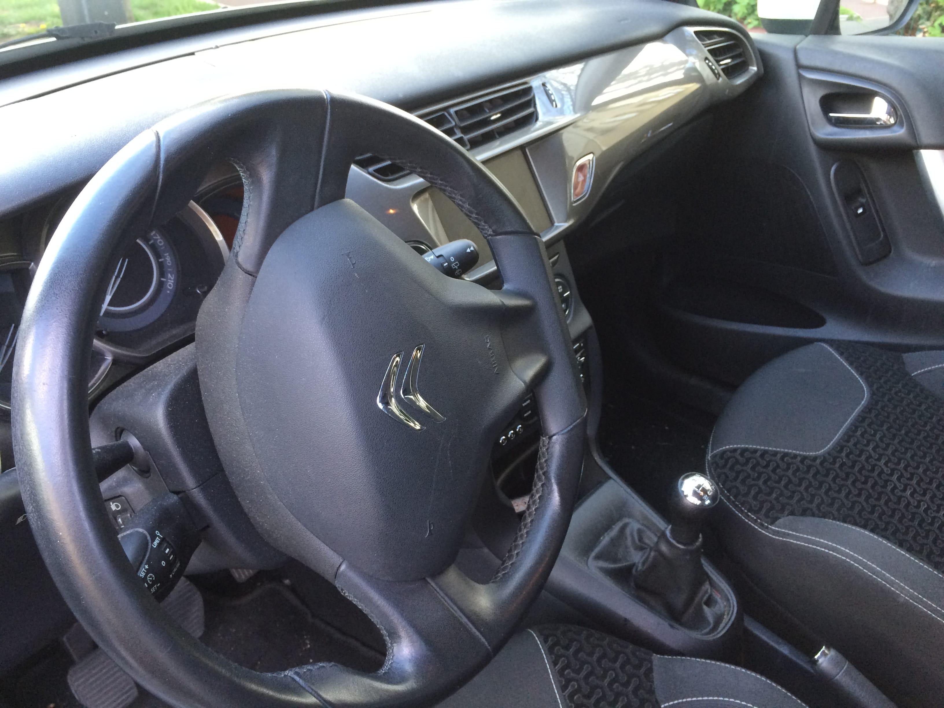 Citroen C3 E-HDI 92 ch BUSINESS avec GPS