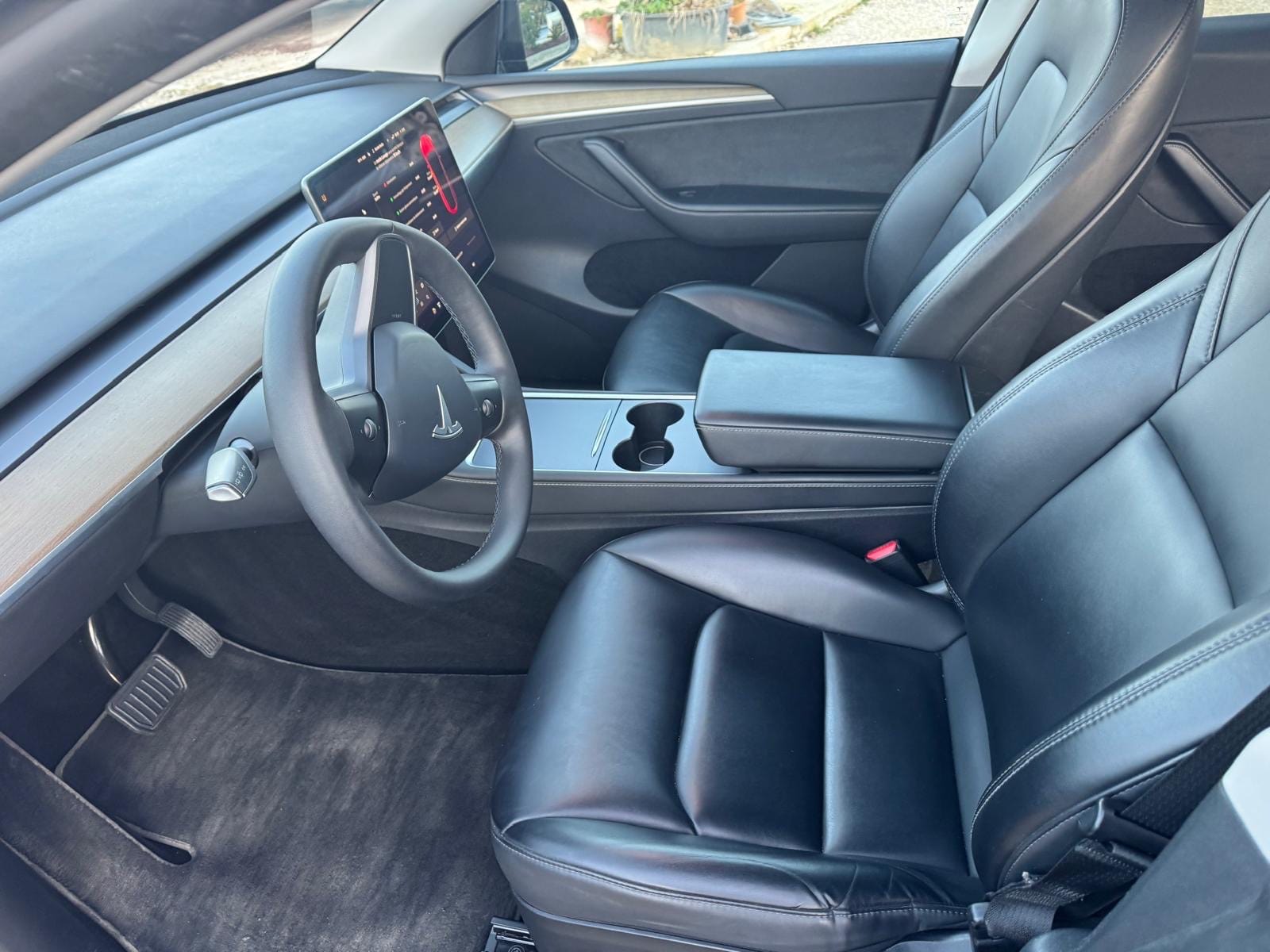 Tesla Model Y avec GPS