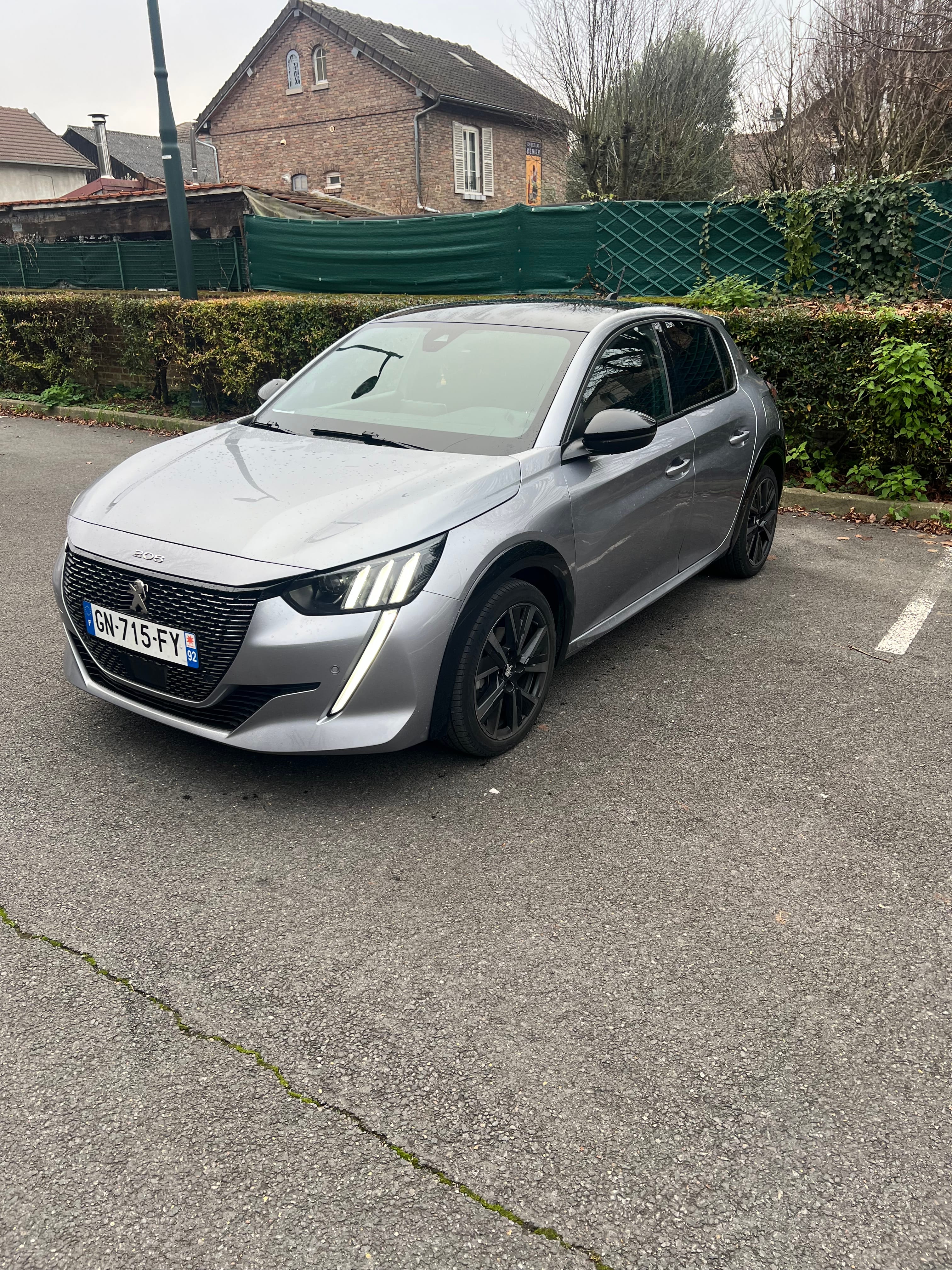 Peugeot 208 GT Line, 2023, Essence 95, automatique