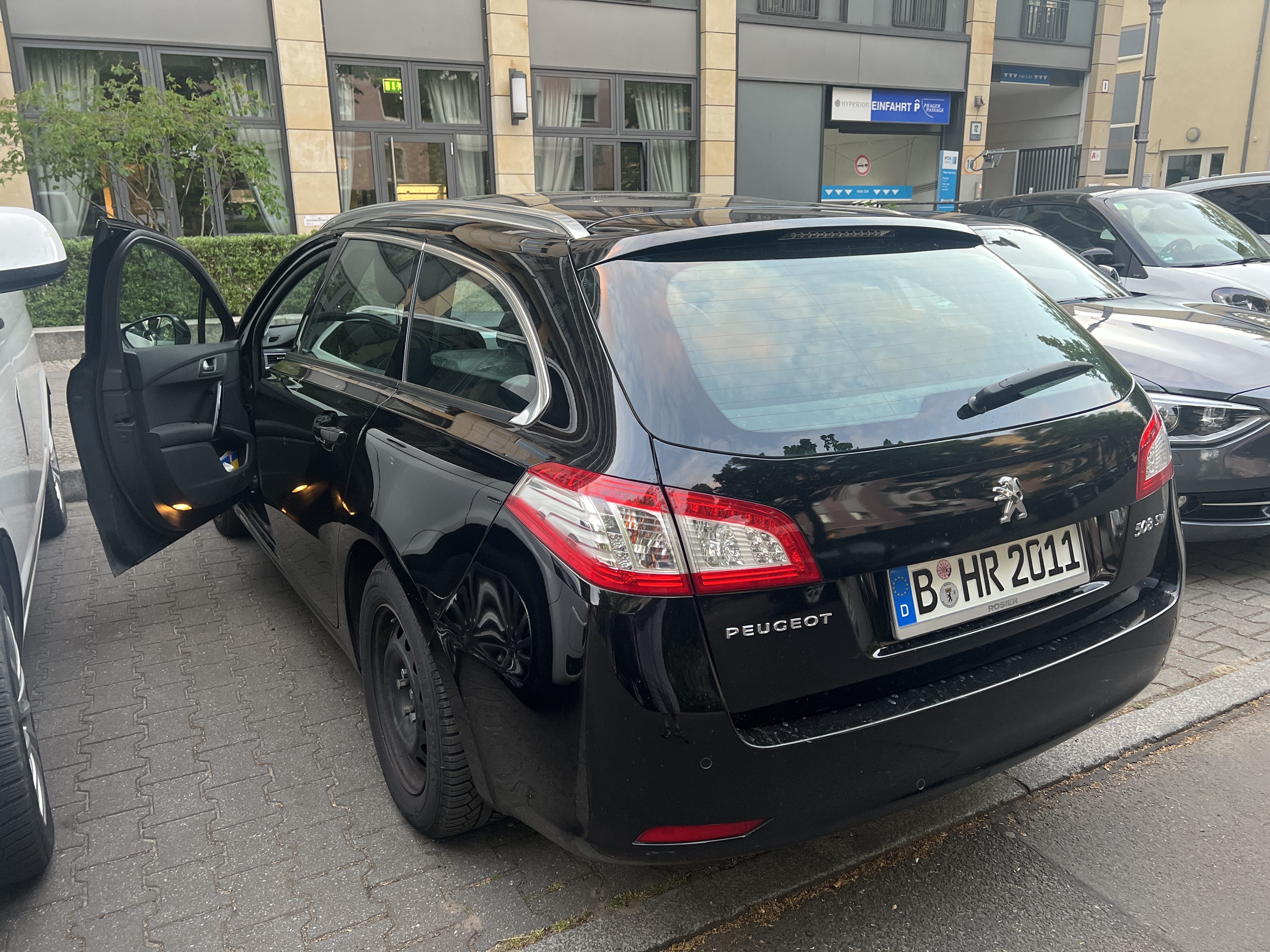 Peugeot 508 mit Navigationsgerät