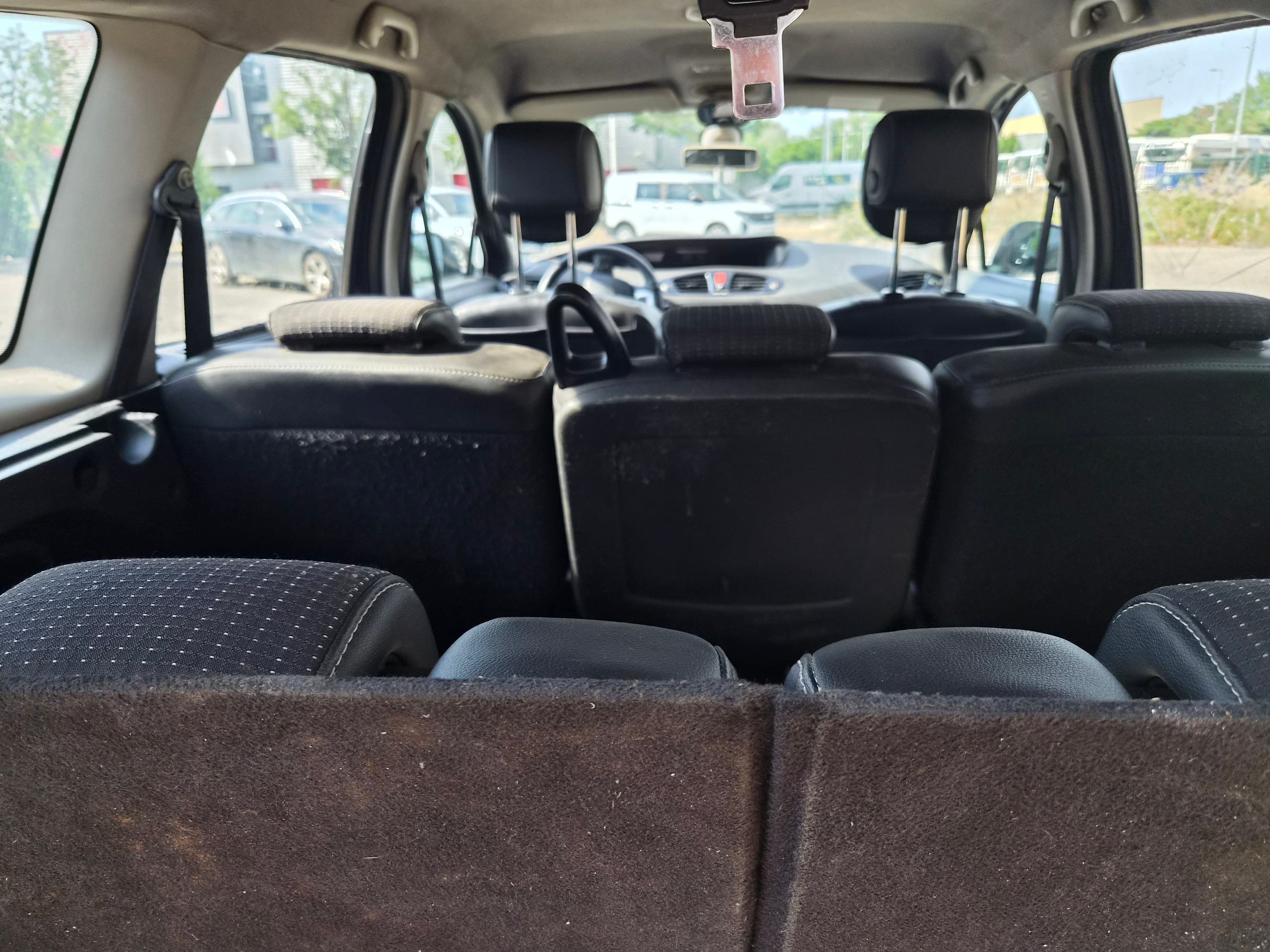 Renault Grand Scenic avec Siège bébé