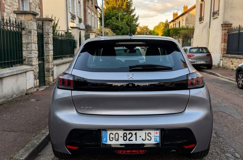 Peugeot 208 avec GPS