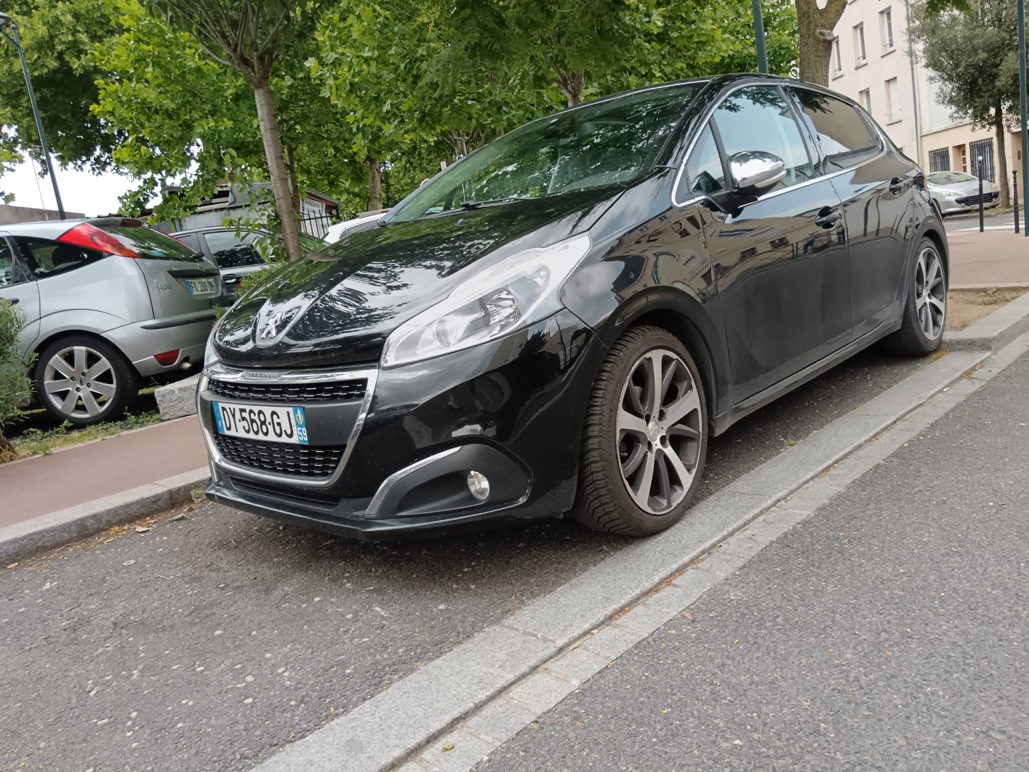 Peugeot 208, 2015, Essence 98, automatique