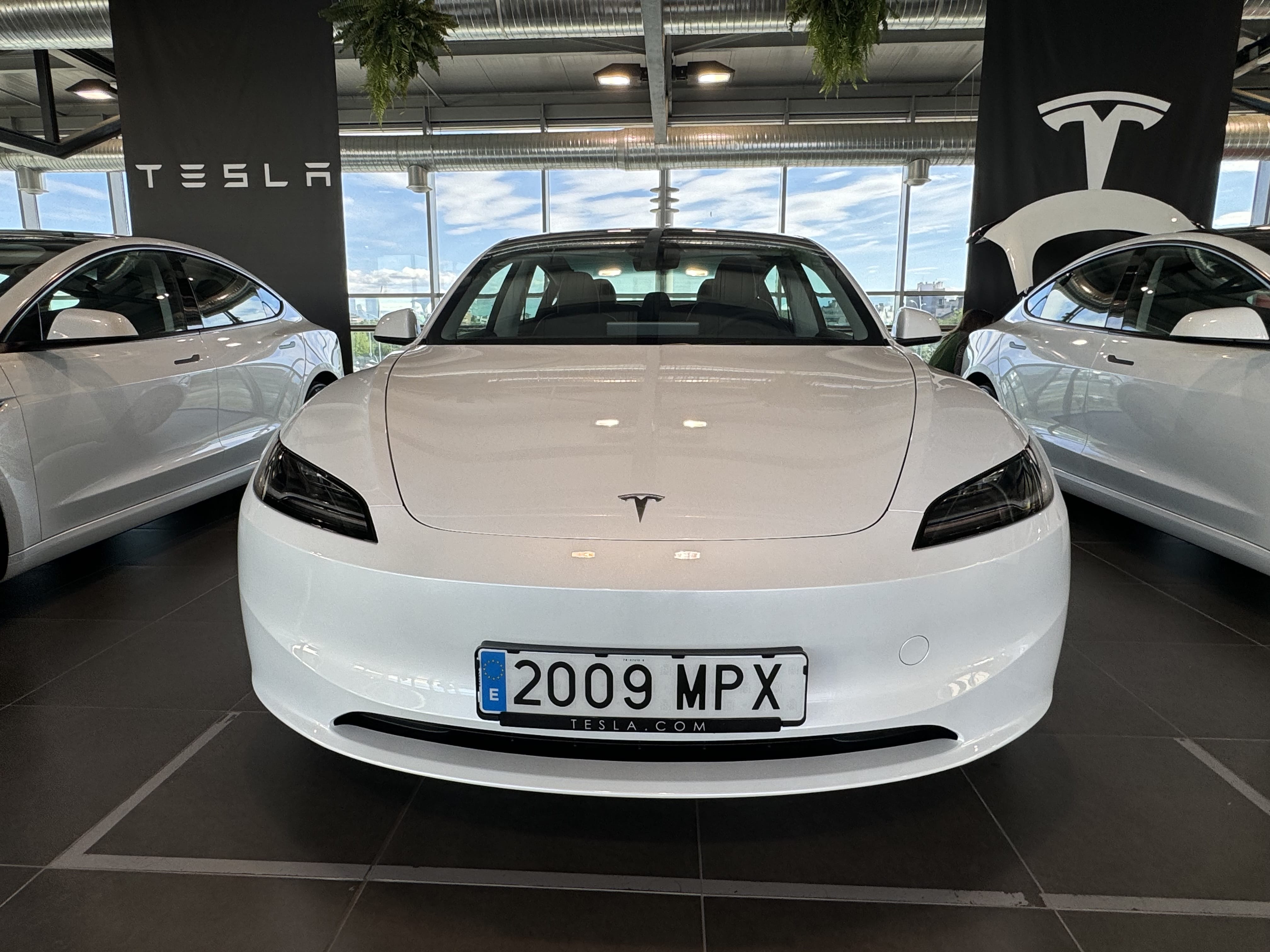 Tesla Model 3 con Audio Bluetooth